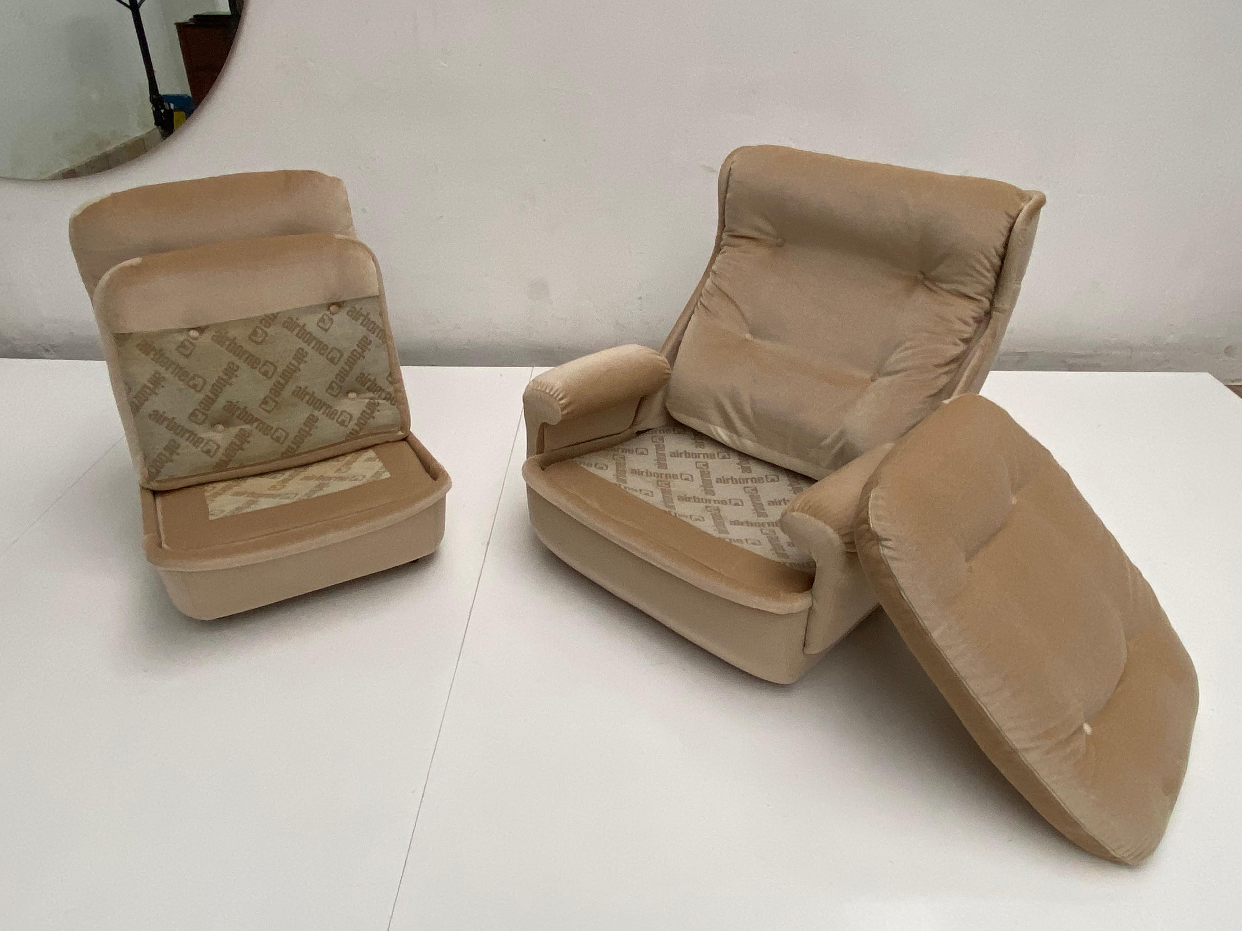 Space Age Mohair “Orchidée” Lounge Chairs Michel Cadestin, Airborne, France 1968 For Sale 4