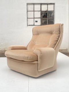 Space Age Mohair “Orchidée” Lounge Chairs Michel Cadestin, Airborne, France 1968