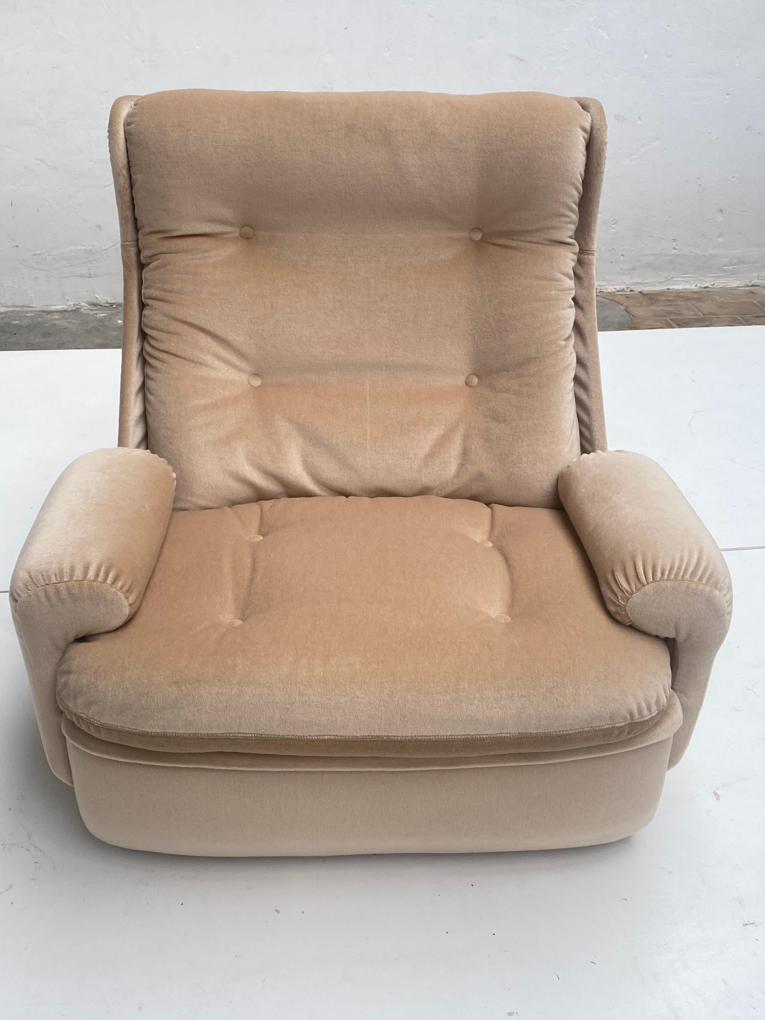 Mid-20th Century Space Age Mohair “Orchidée” Lounge Chairs Michel Cadestin, Airborne, France 1968 For Sale