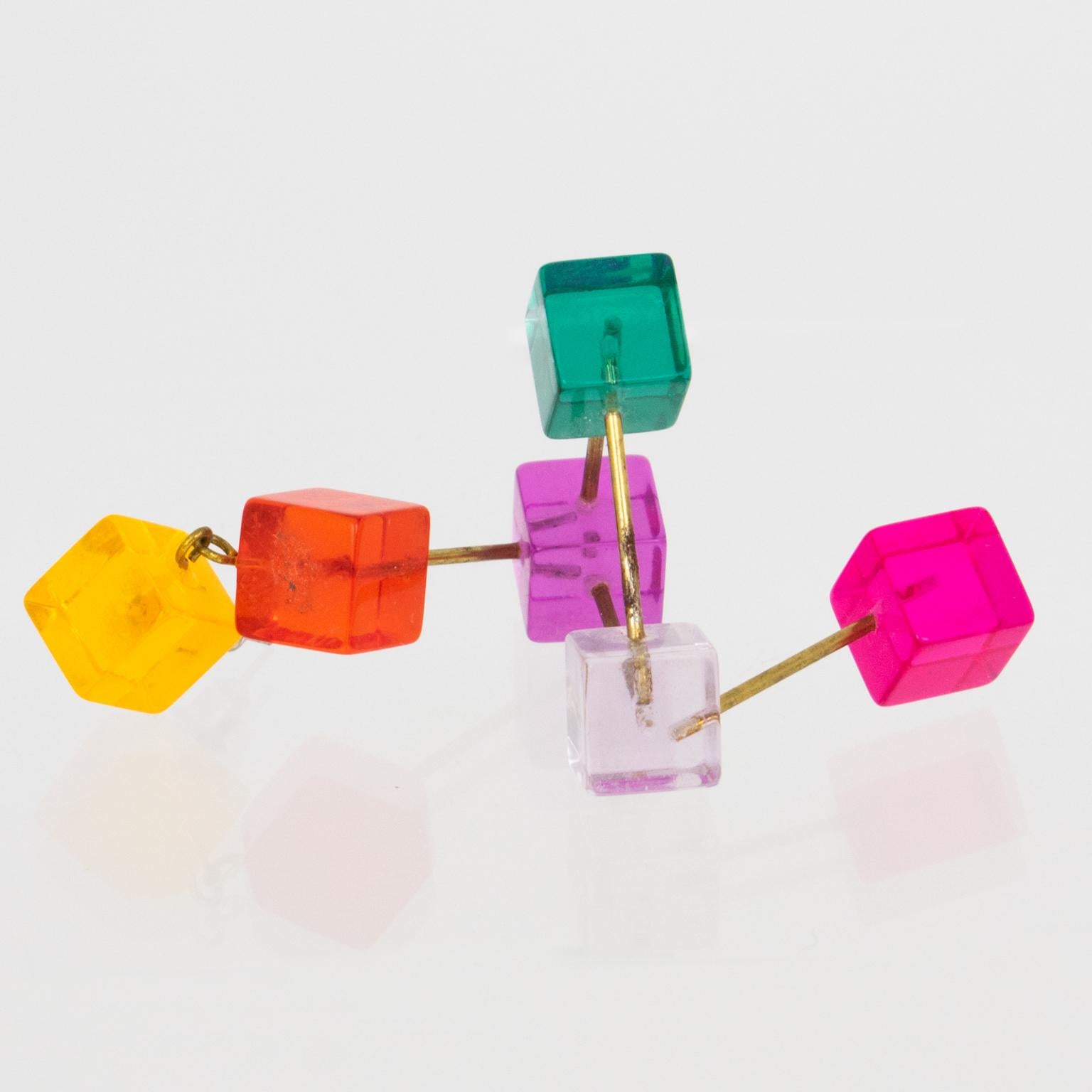 Space Age Multicolor Atomic Lucite Ohrringe mit Ohrstecker für Damen oder Herren im Angebot