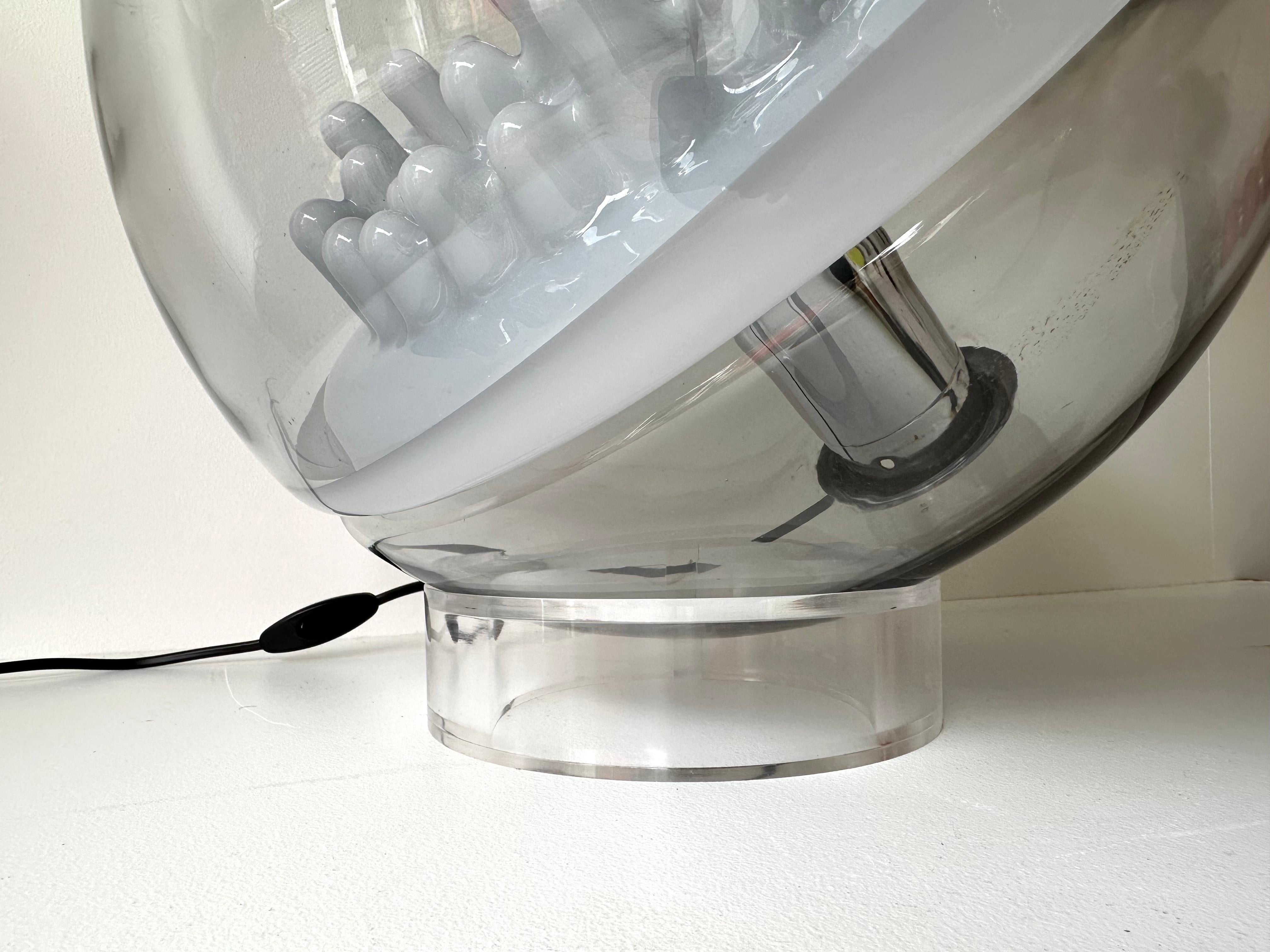 Lampe de Murano en verre et lucite de l'ère spatiale par Leucos, Italie, 1970 en vente 4