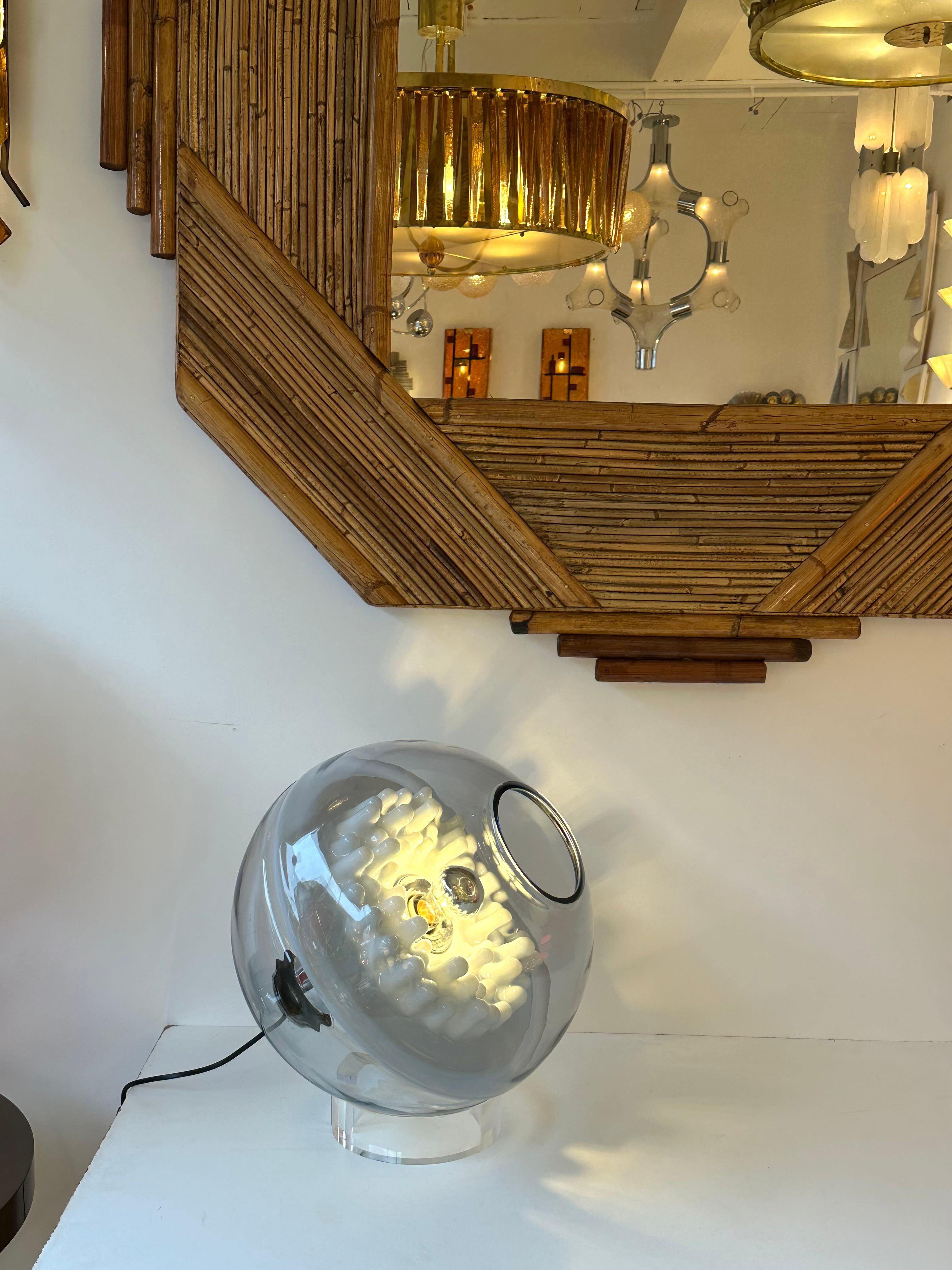 Lampe de Murano en verre et lucite de l'ère spatiale par Leucos, Italie, 1970 en vente 2