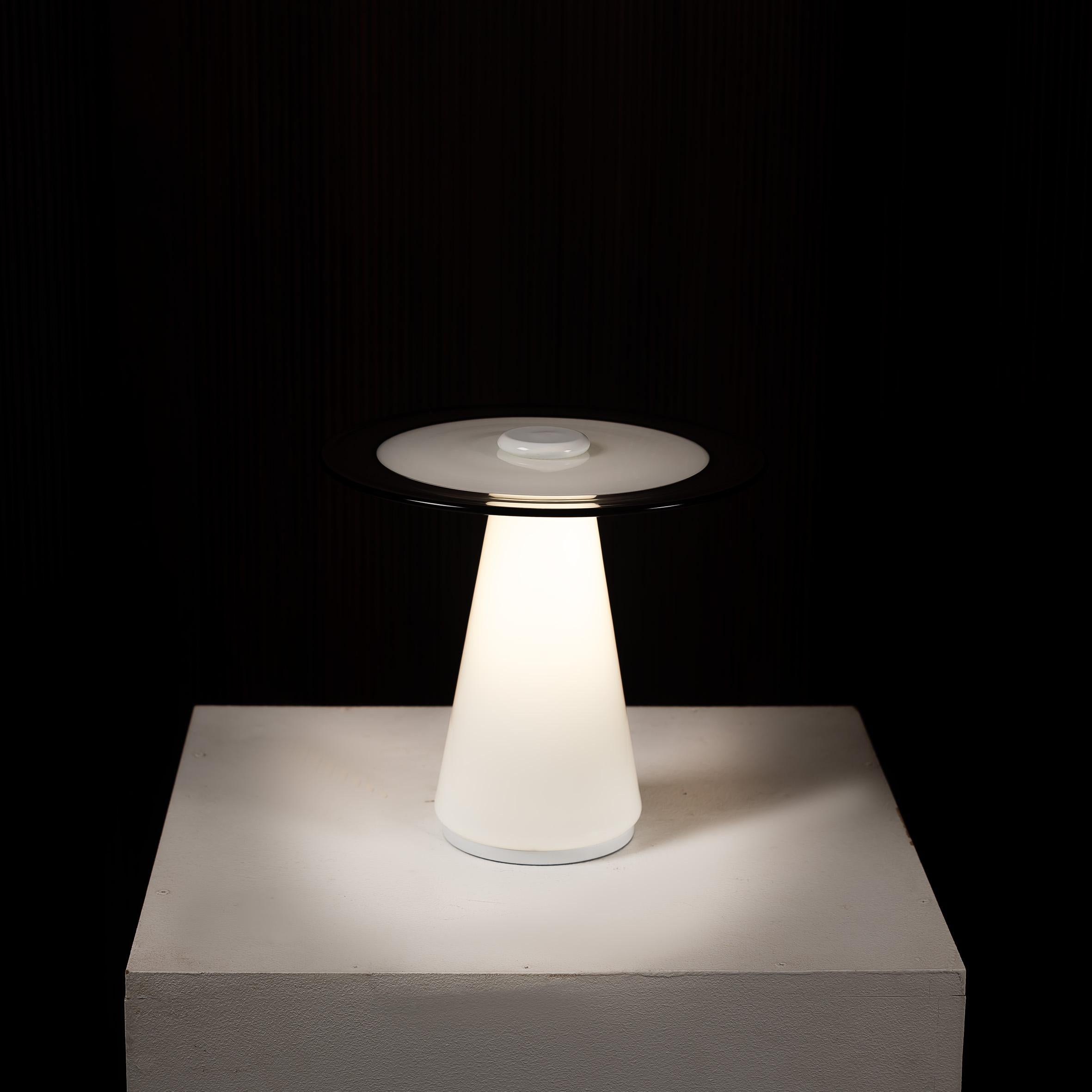 Ère spatiale Lampe de table en verre de Murano de l'ère spatiale, 1970 en vente