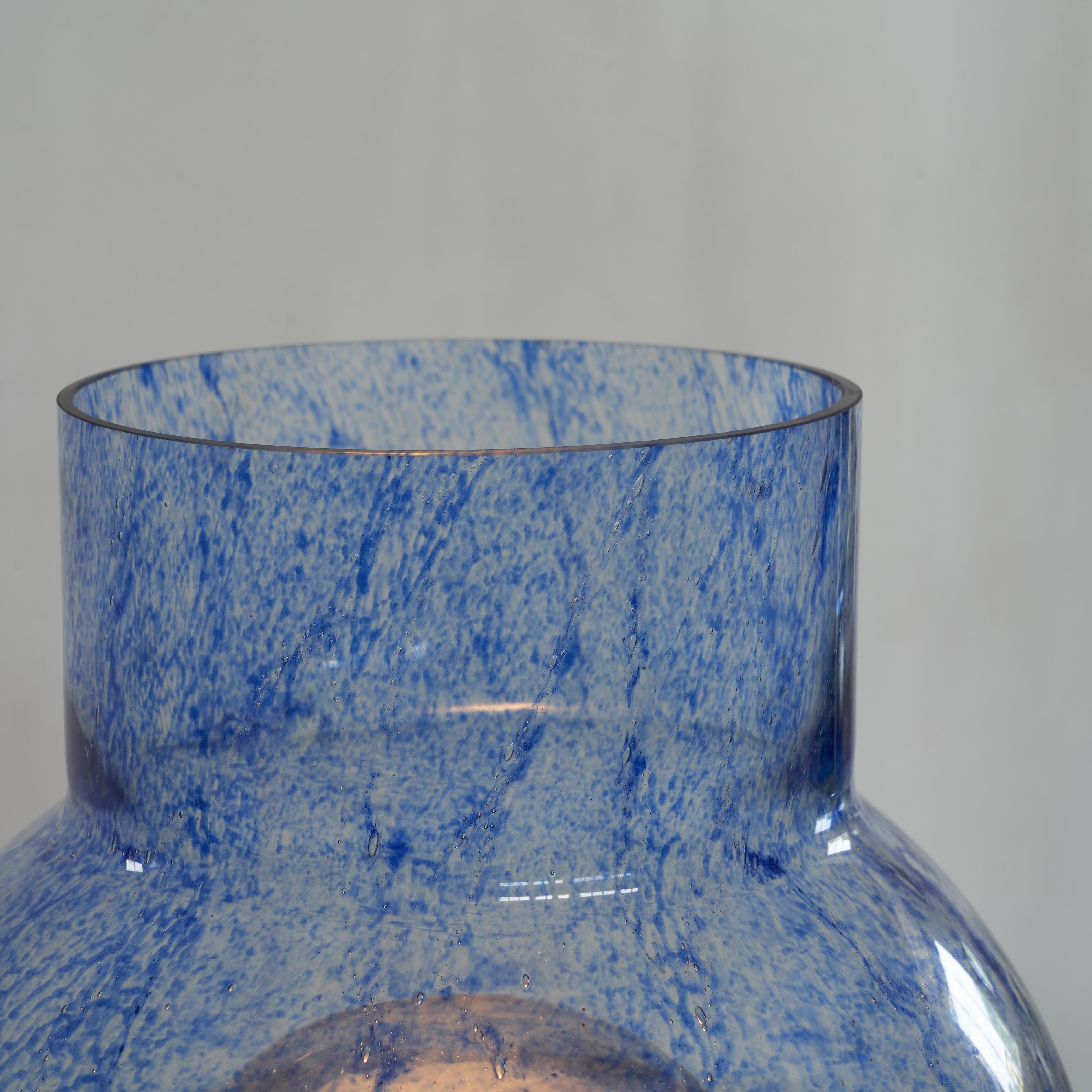 Hand-Crafted Venetian Murano 'Pulegoso' Glass Table Lamp in Blue 1970s