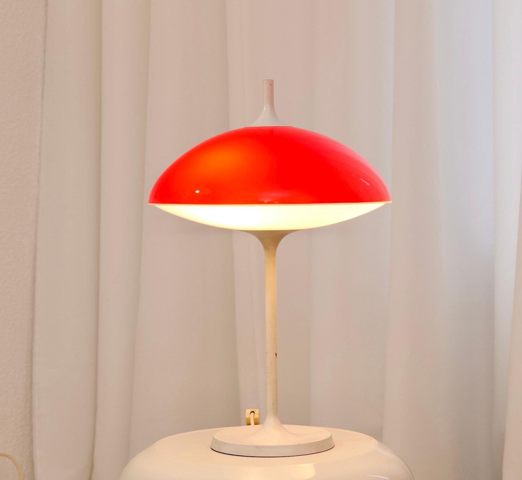 space age mushroom lamp by Temde - 1970s In Good Condition For Sale In Saarbrücken, SL