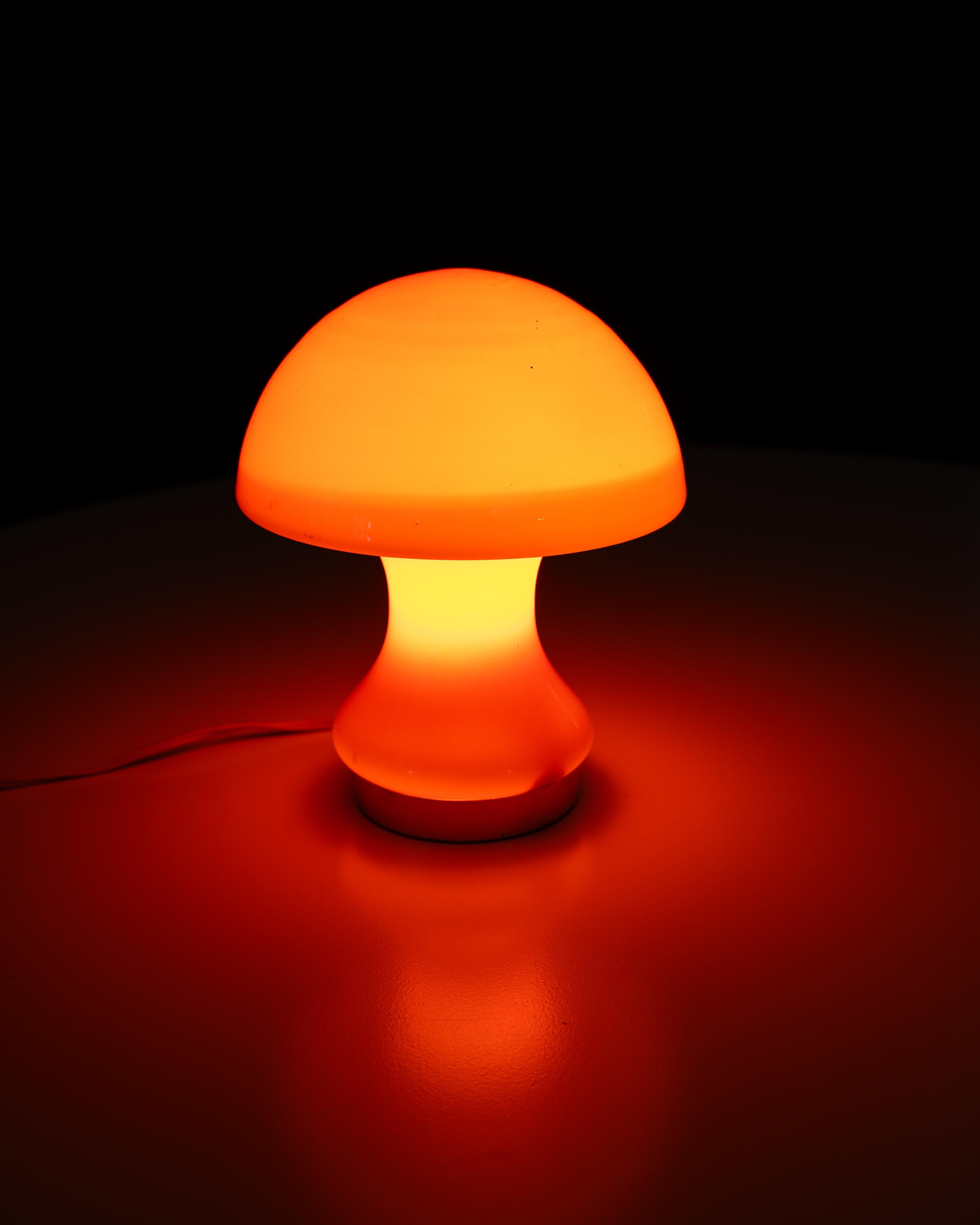 A Space Age Pilz Tischlampe im Angebot 3