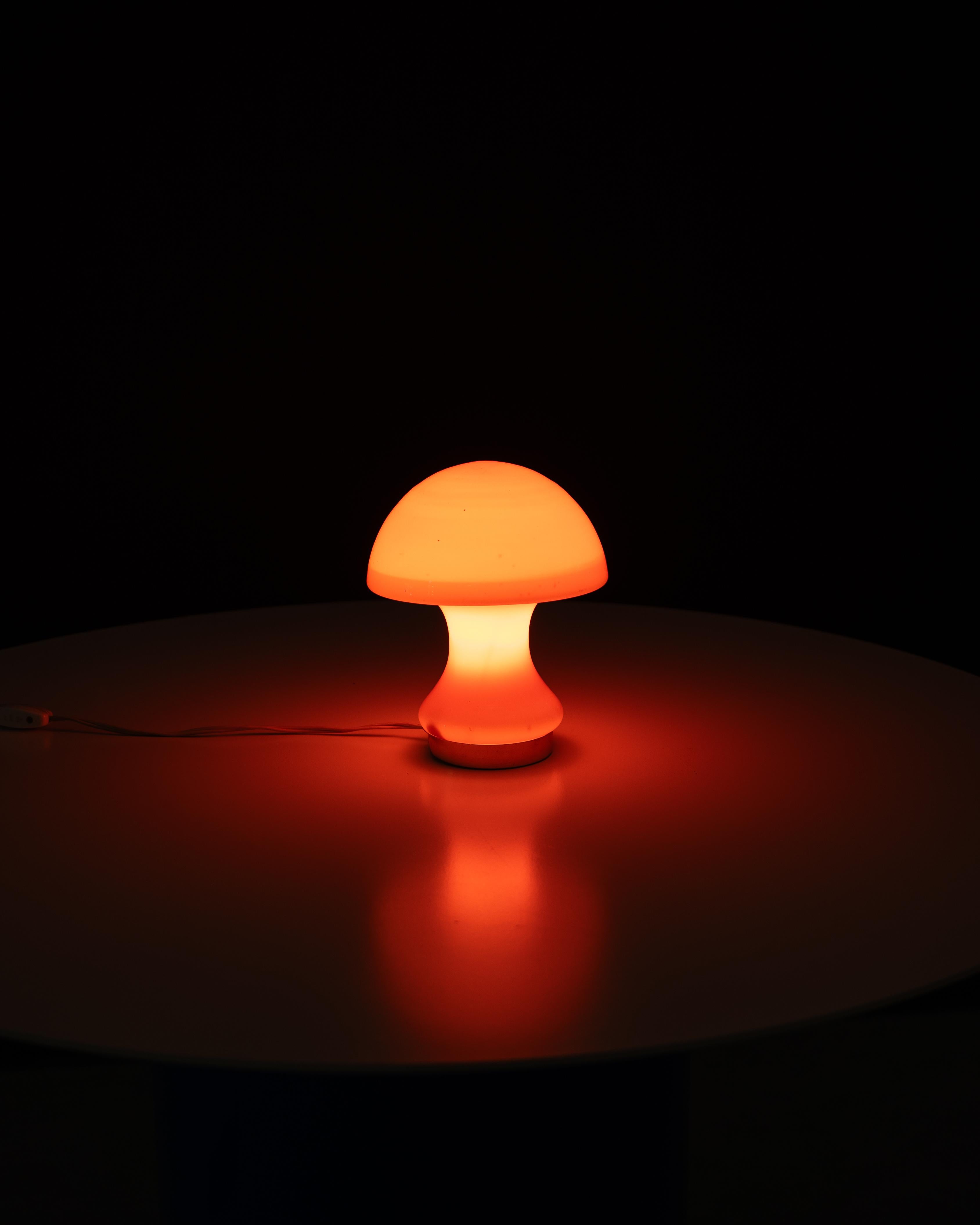 A Space Age Pilz Tischlampe im Angebot 6