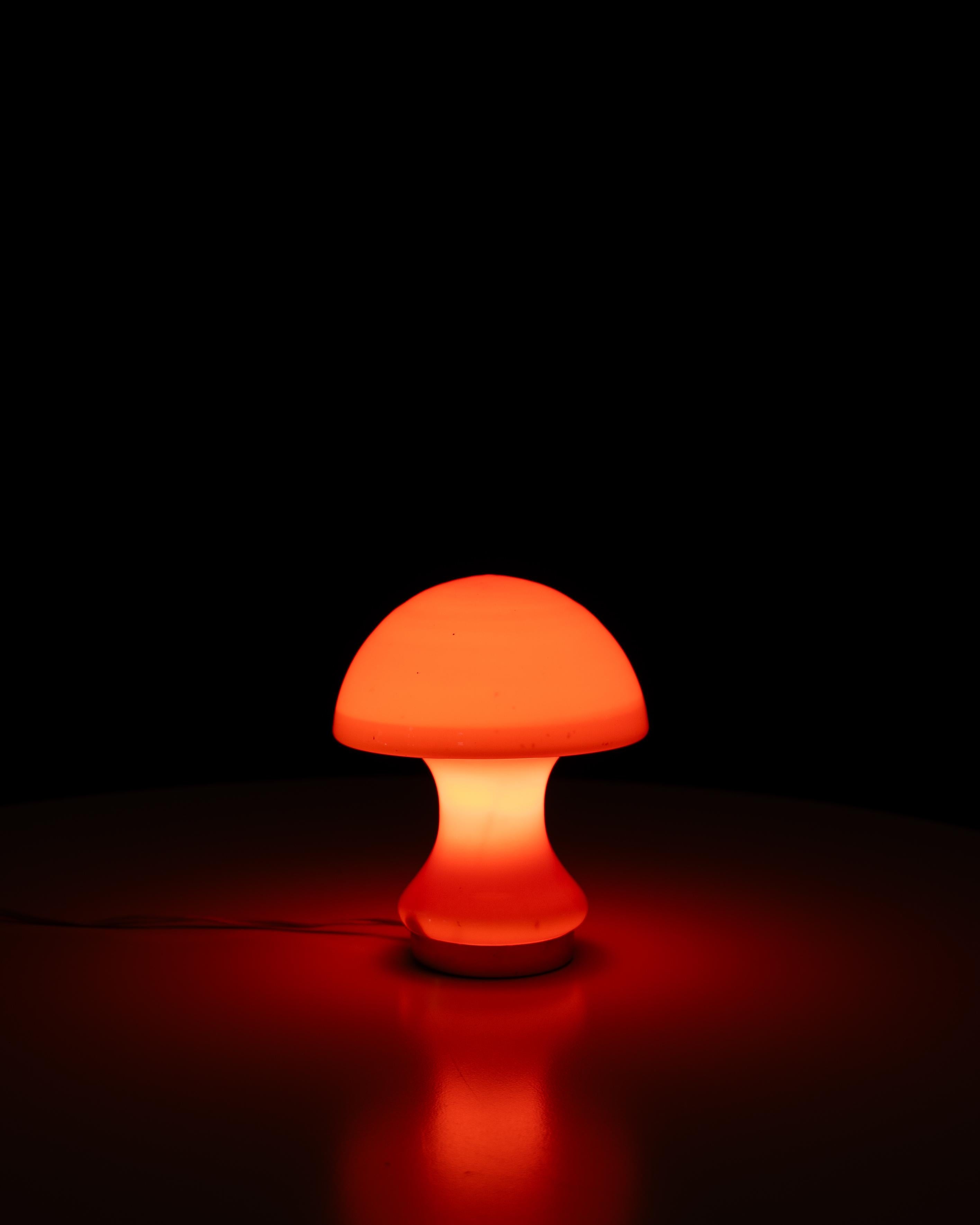 A Space Age Pilz Tischlampe im Angebot 8