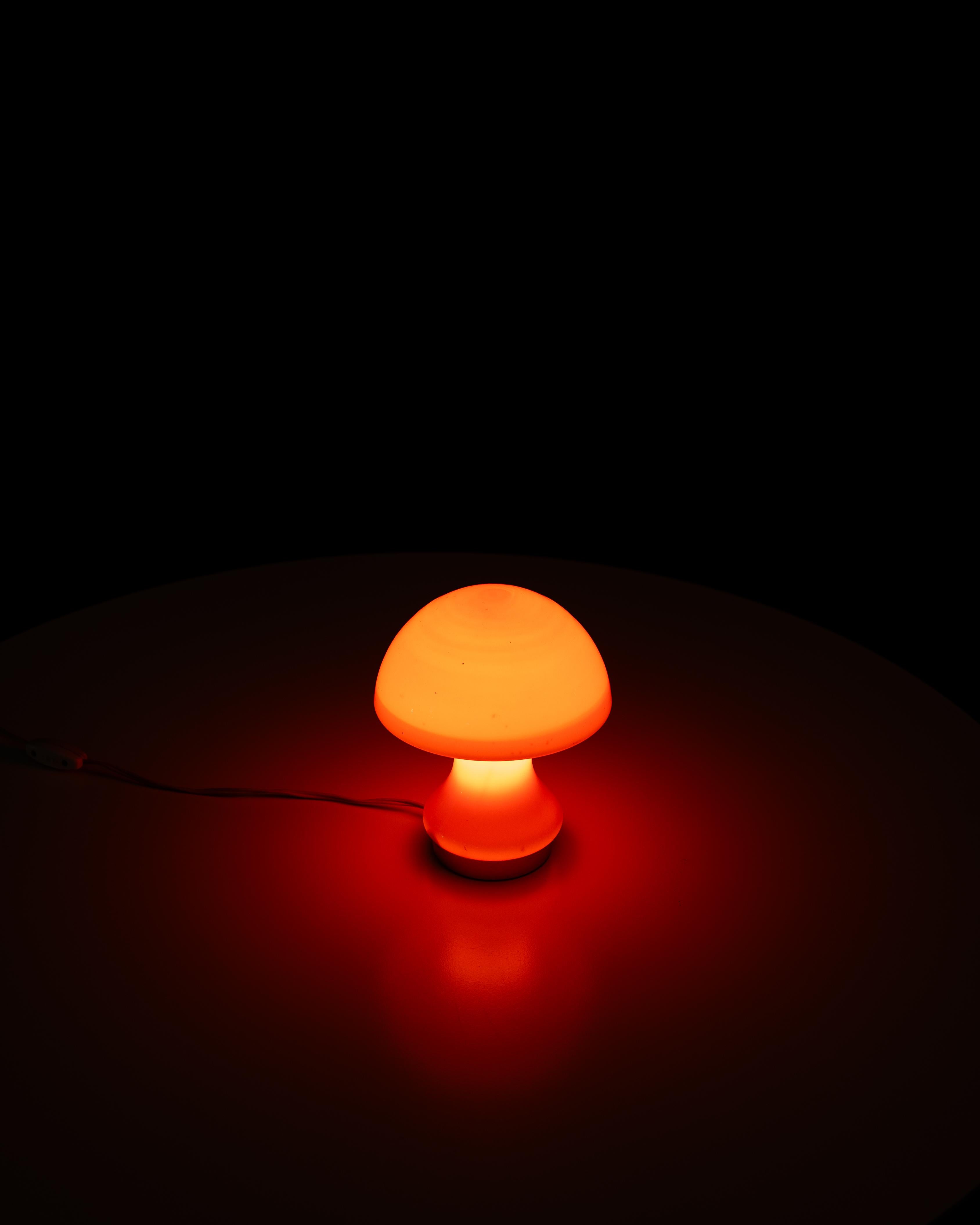 A Space Age Pilz Tischlampe im Angebot 9
