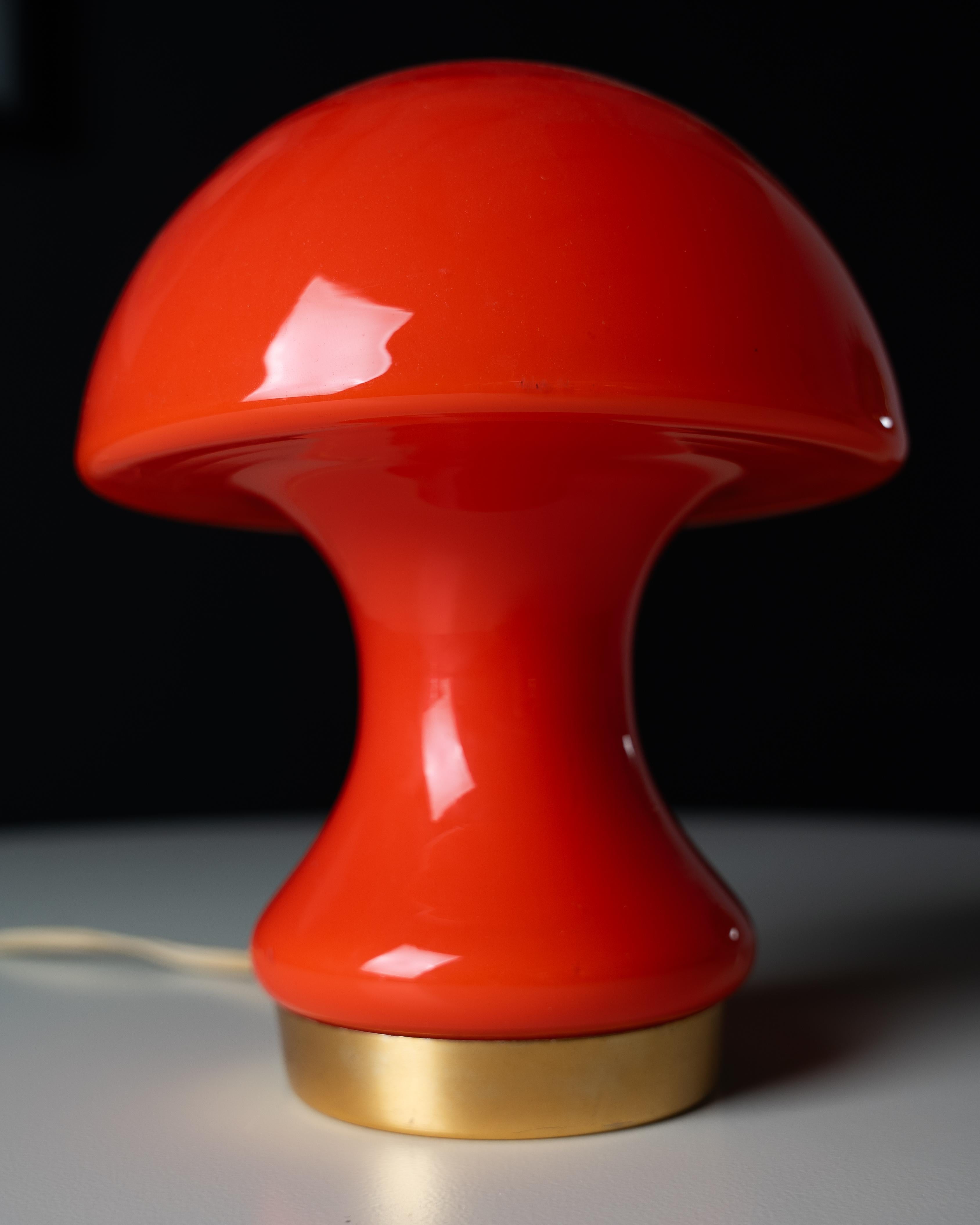 A Space Age Pilz Tischlampe im Zustand „Gut“ im Angebot in Београд, RS