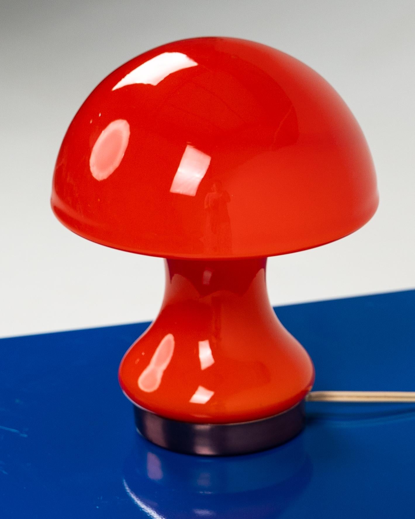 A Space Age Pilz Tischlampe im Zustand „Gut“ im Angebot in Београд, RS