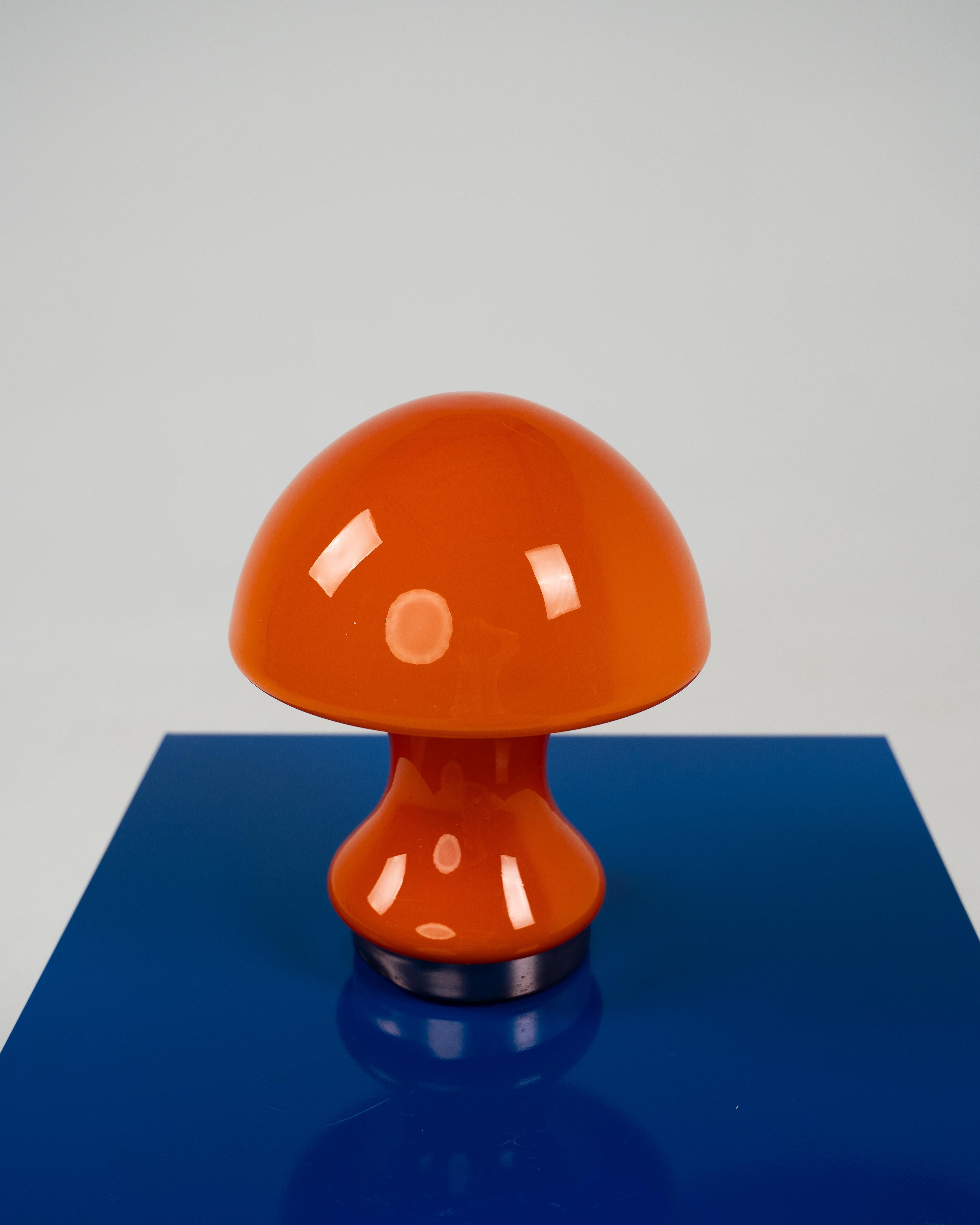 Space Age Mushroom table lamp For Sale 1