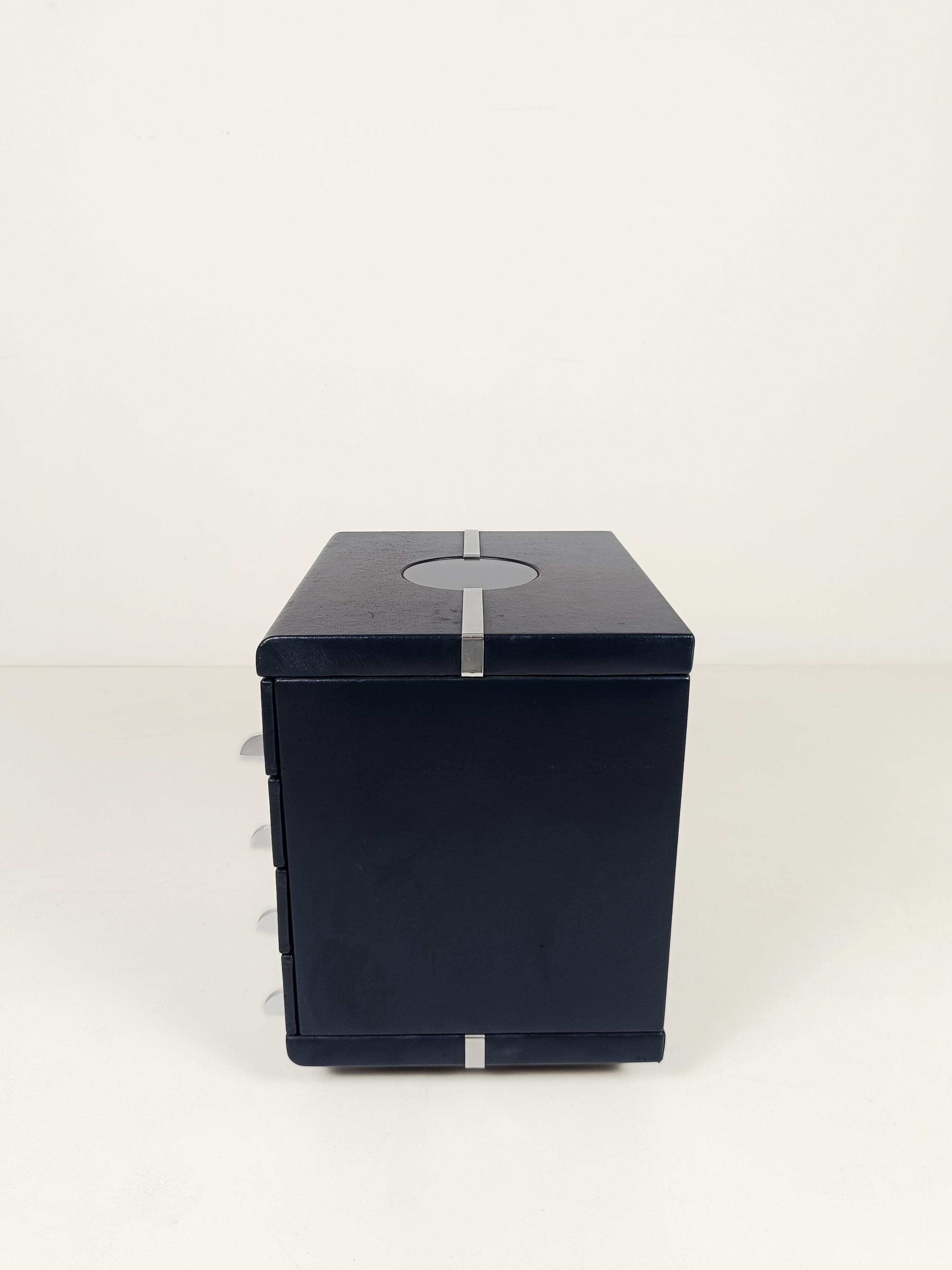 Space Age Night Stands in the style of Luigi Massoni in Chrome & Leather, 70s For Sale 5