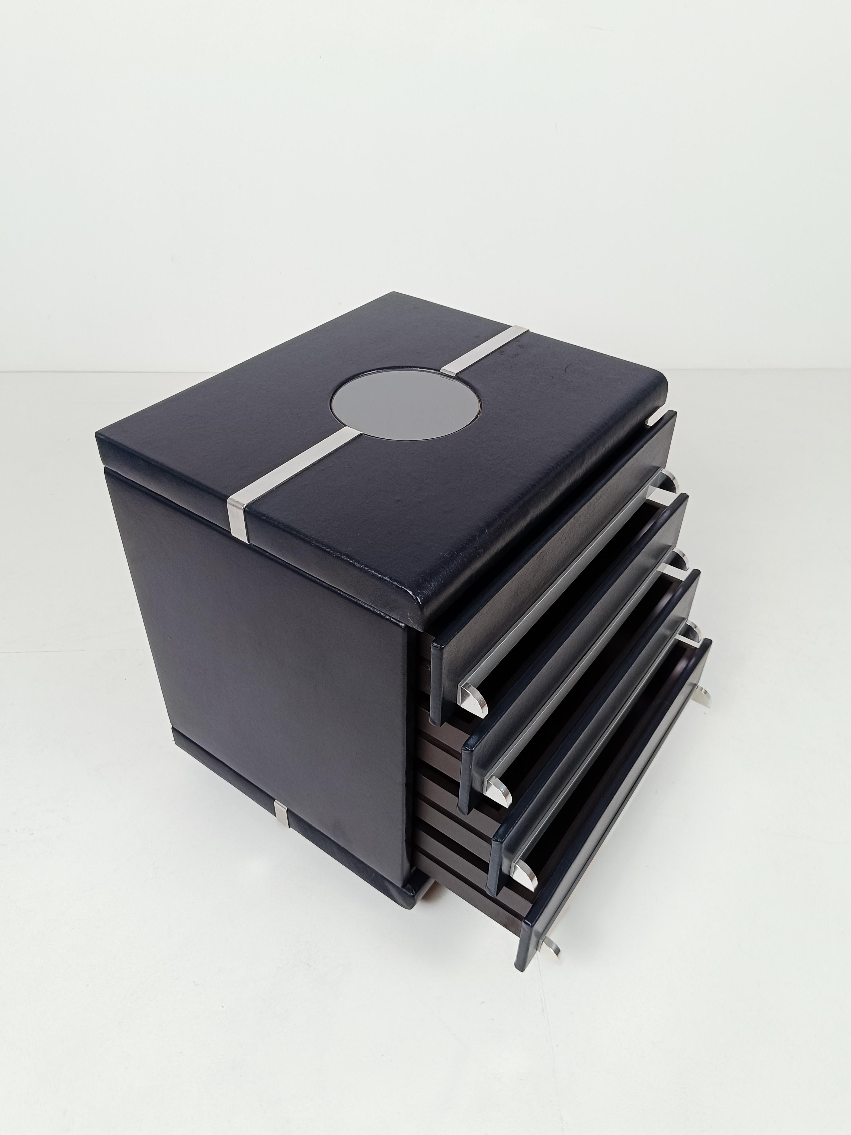 Space Age Night Stands in the style of Luigi Massoni in Chrome & Leather, 70s For Sale 12