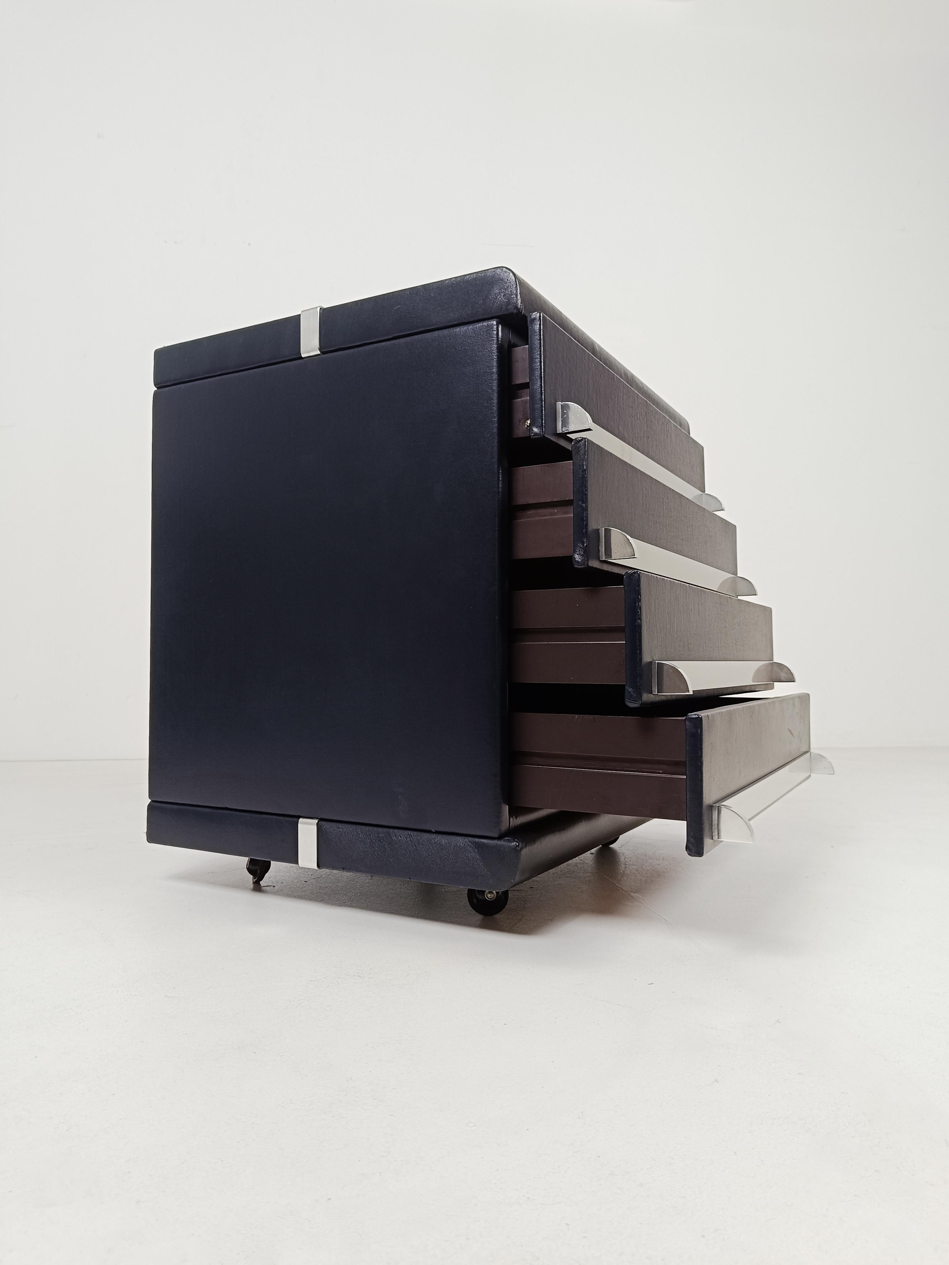 Space Age Night Stands in the style of Luigi Massoni in Chrome & Leather, 70s For Sale 13