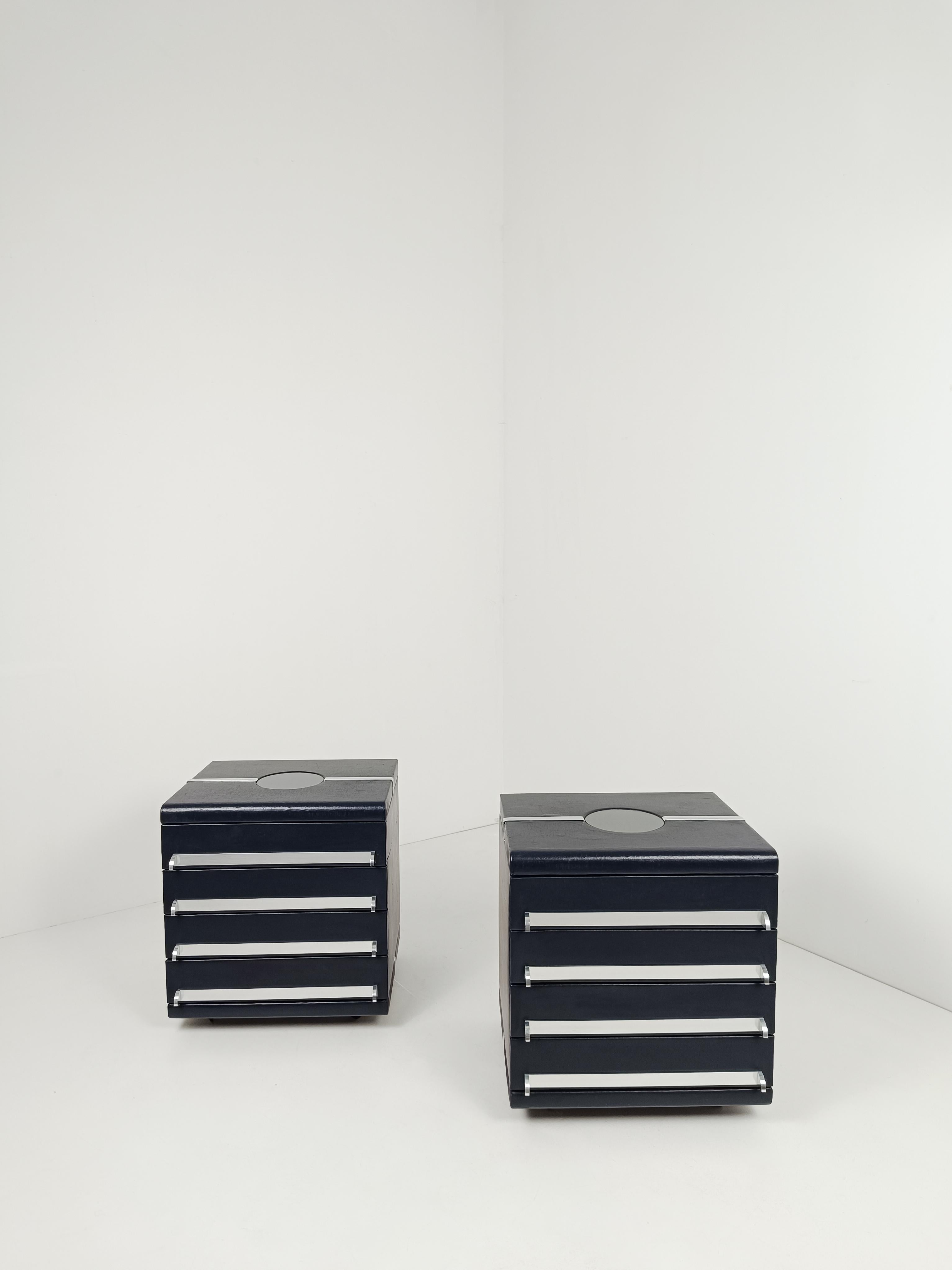 Space Age Night Stands in the style of Luigi Massoni in Chrome & Leather, 70s In Good Condition For Sale In Roma, IT