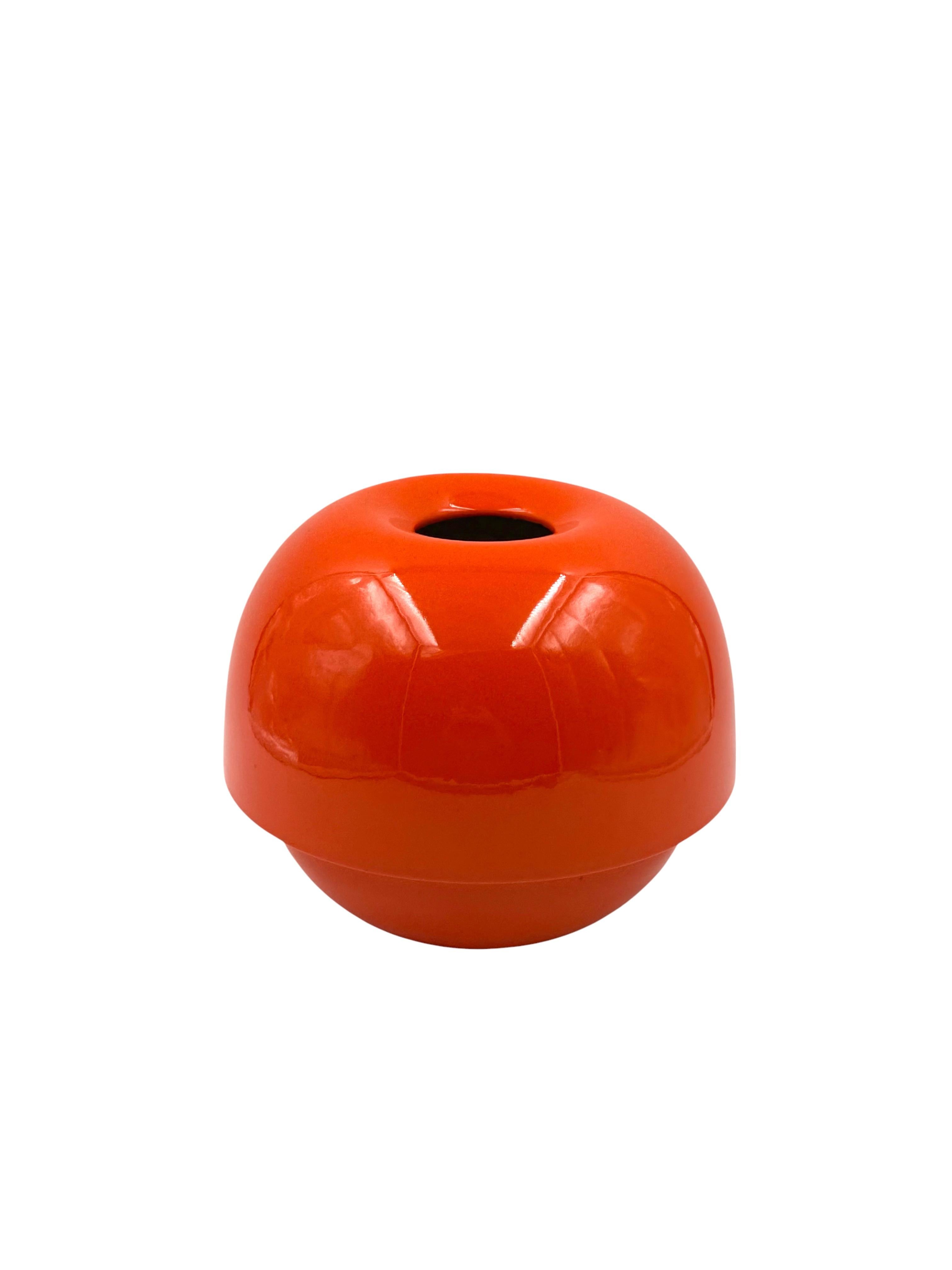 Vase en céramique orange de l'ère spatiale, Sicart Italie vers 1970 en vente 3