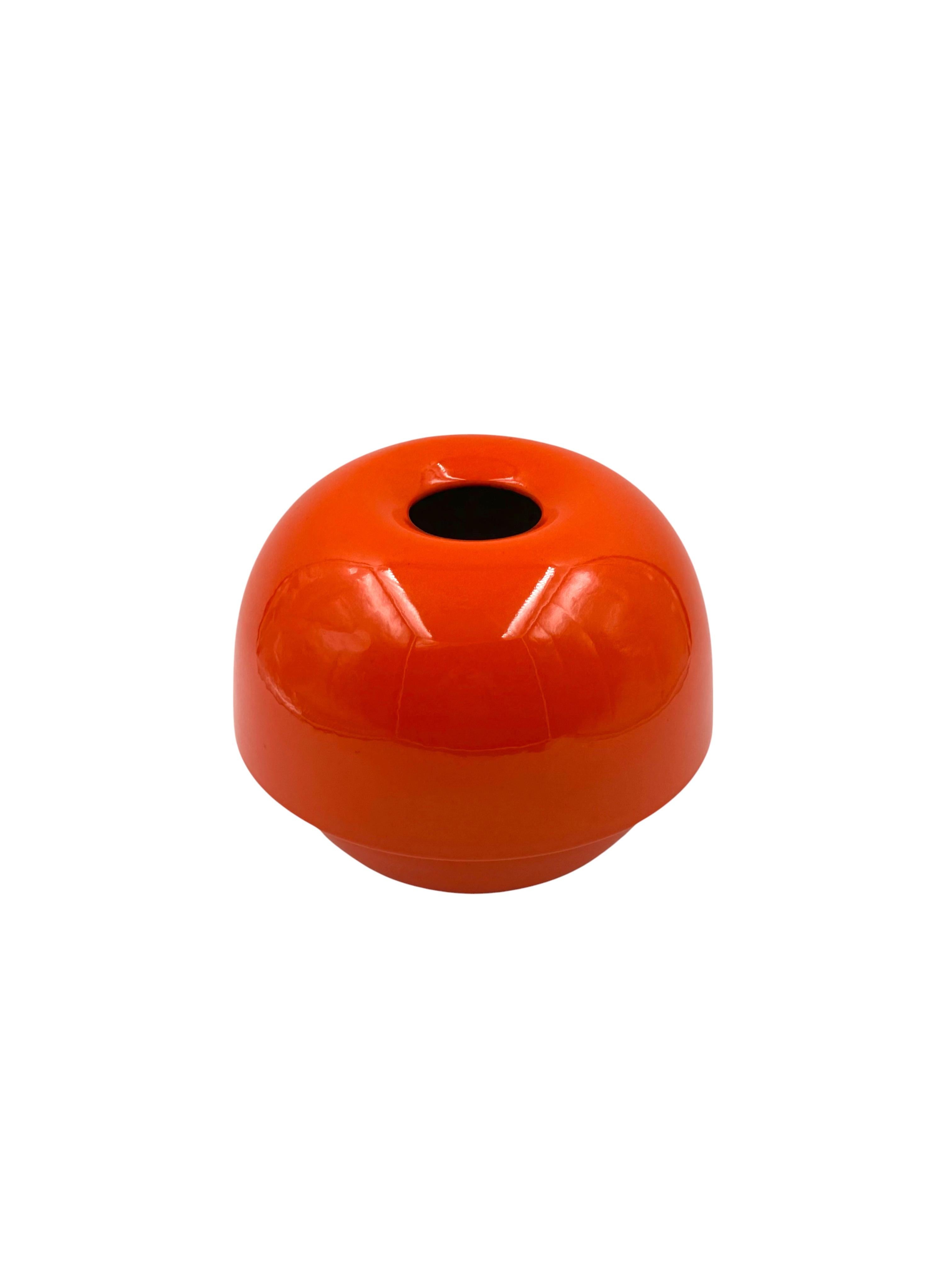Vase en céramique orange de l'ère spatiale, Sicart Italie vers 1970 en vente 4