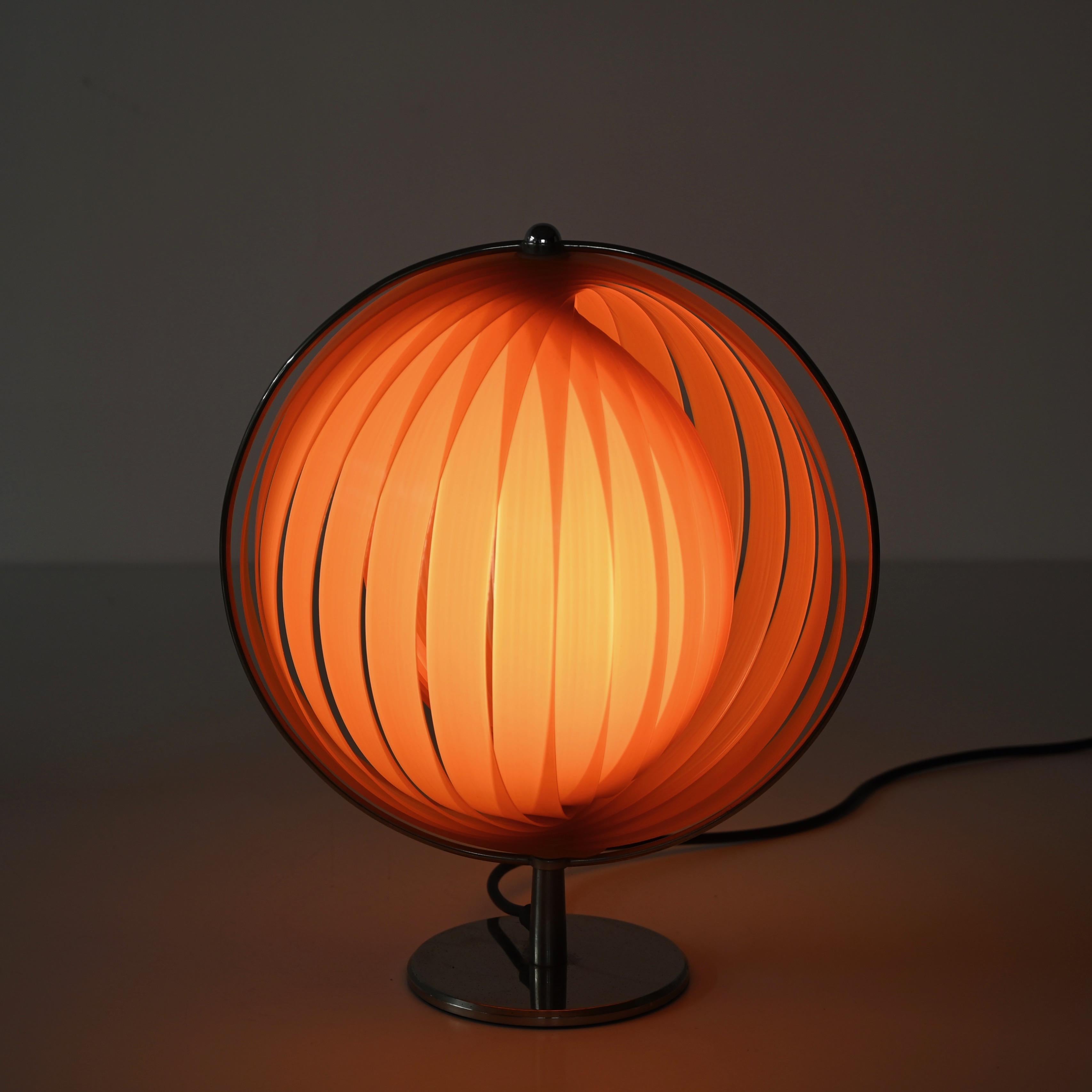 Space Age Orange “Moon” Table Lamp in the Style of Verner Panton, 1970s Italiano en venta