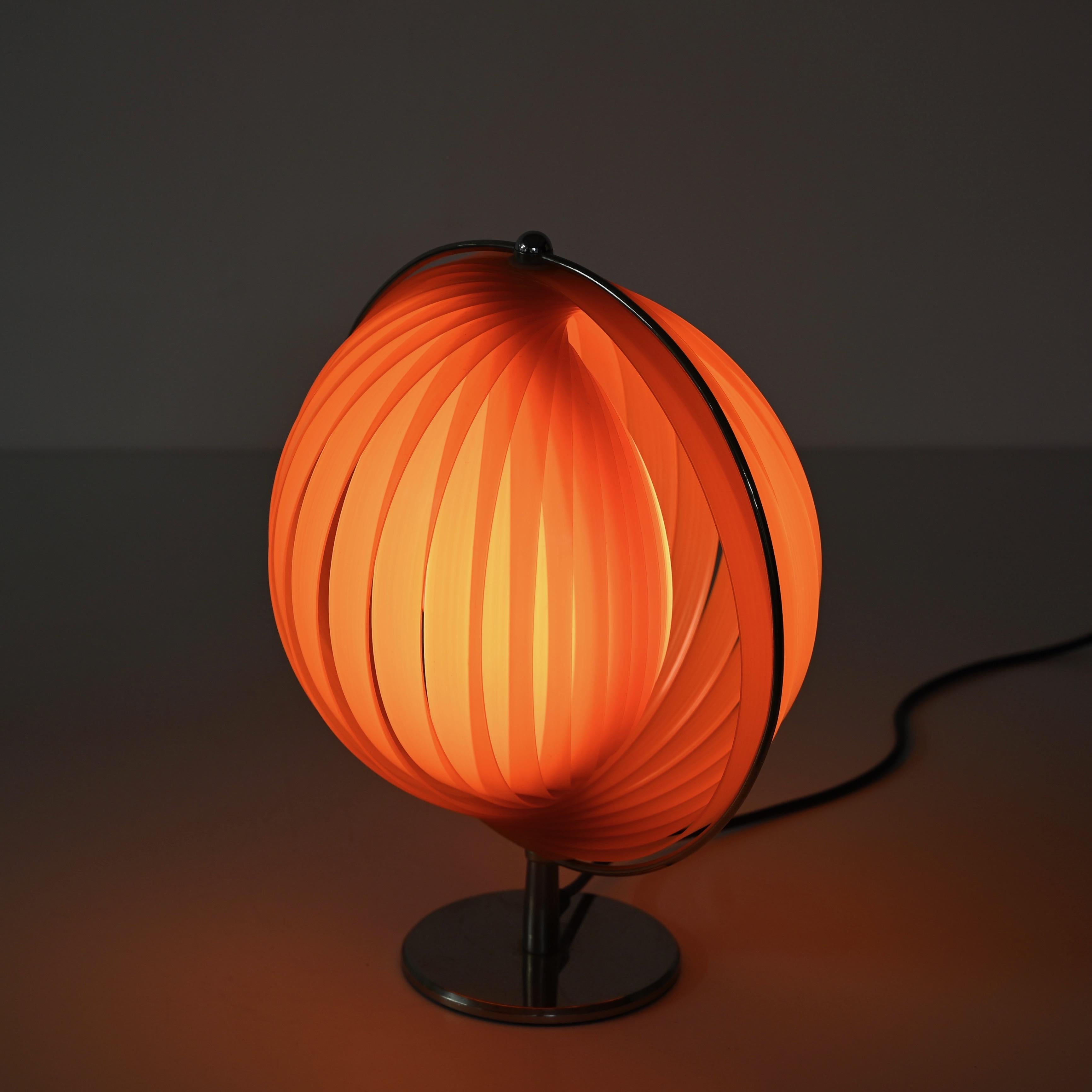 Space Age Orange “Moon” Table Lamp in the Style of Verner Panton, 1970s en Bueno estado para la venta en Roma, IT