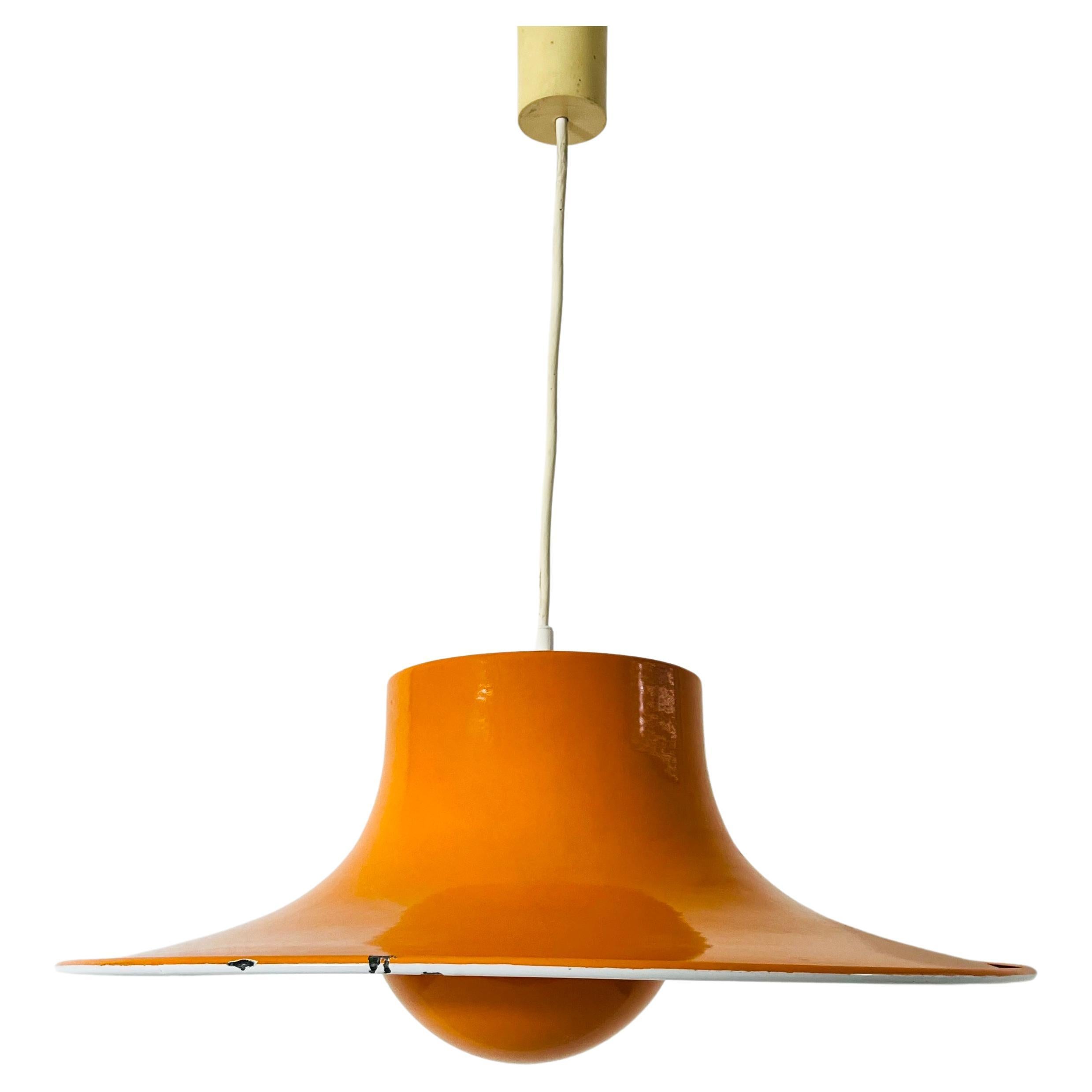 Lampe à suspension orange de l'ère spatiale par Erco, Allemagne, années 1970 en vente