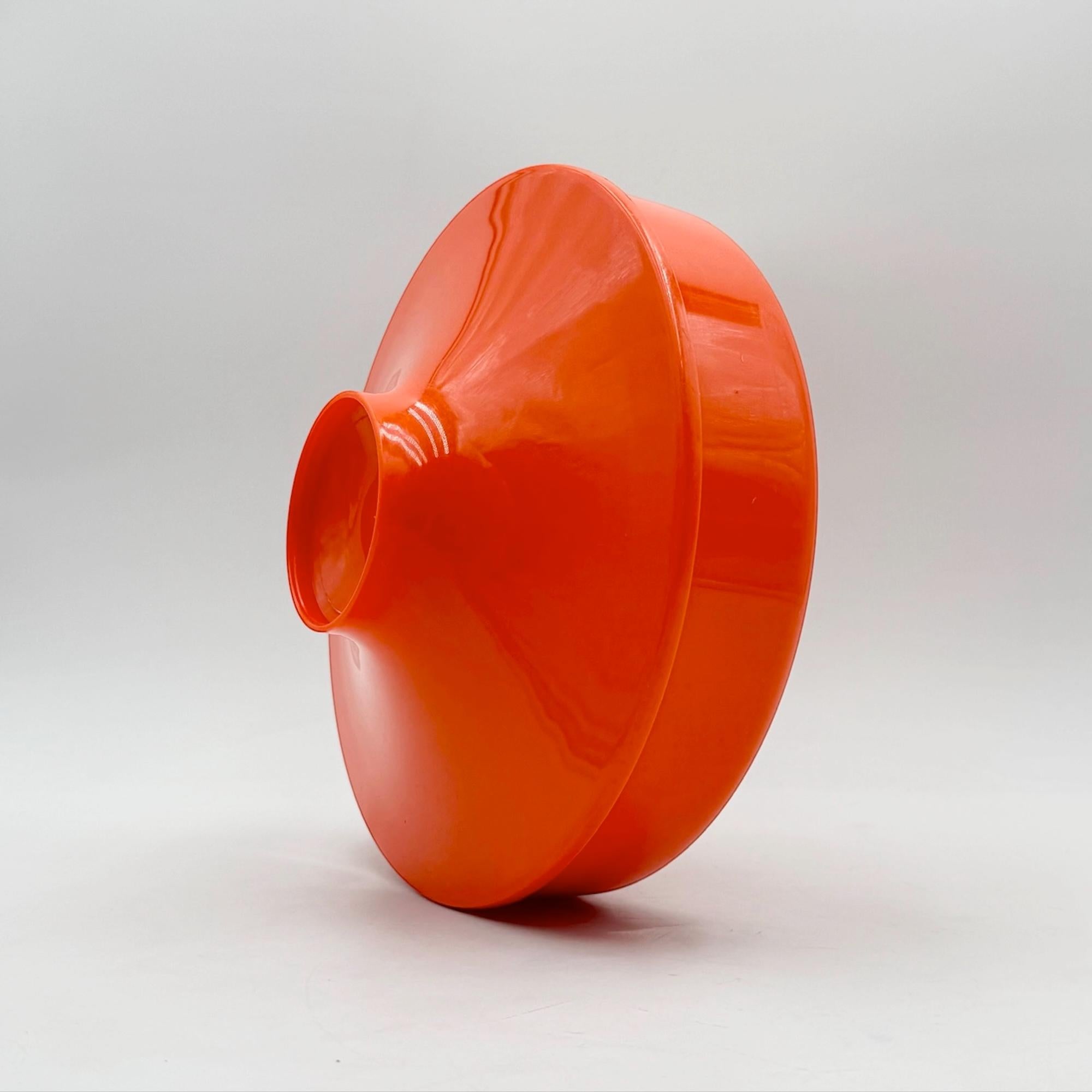 Oranges Kunststoffgefäß aus dem Space Age von Luigi Massoni für Guzzini, 1960er Jahre im Angebot 8