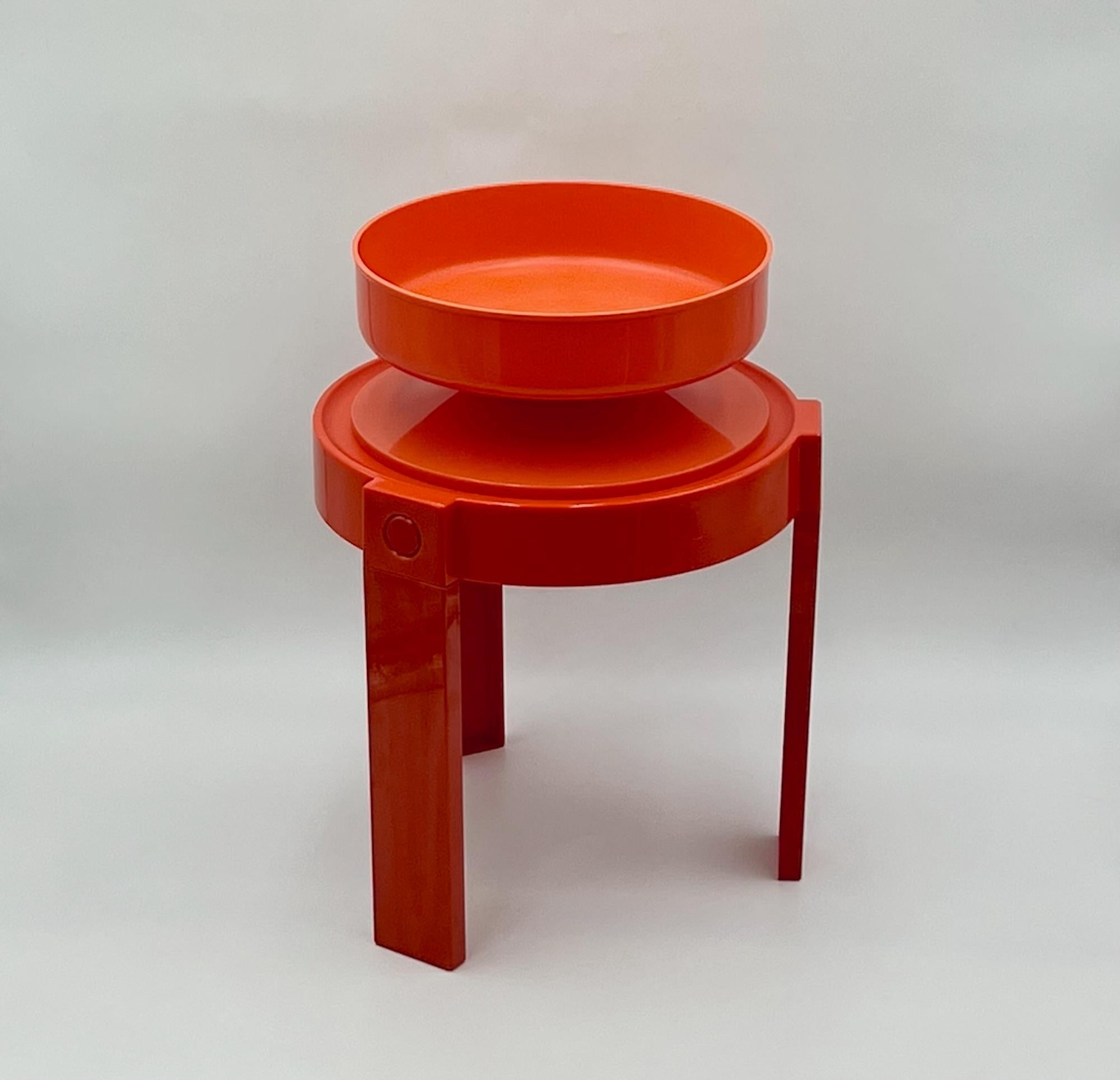 Oranges Kunststoffgefäß aus dem Space Age von Luigi Massoni für Guzzini, 1960er Jahre im Zustand „Gut“ im Angebot in San Benedetto Del Tronto, IT