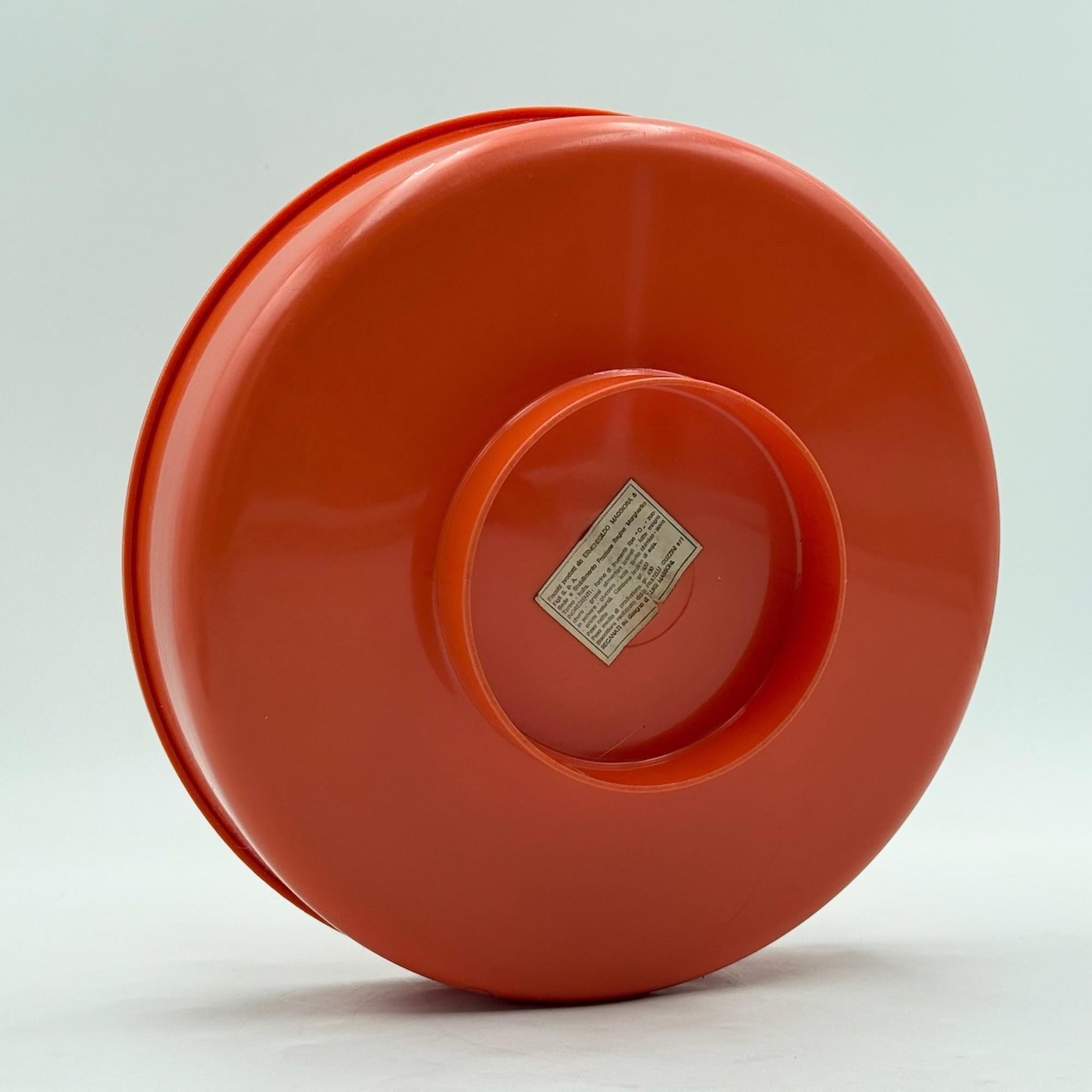 Oranges Kunststoffgefäß aus dem Space Age von Luigi Massoni für Guzzini, 1960er Jahre (Mitte des 20. Jahrhunderts) im Angebot