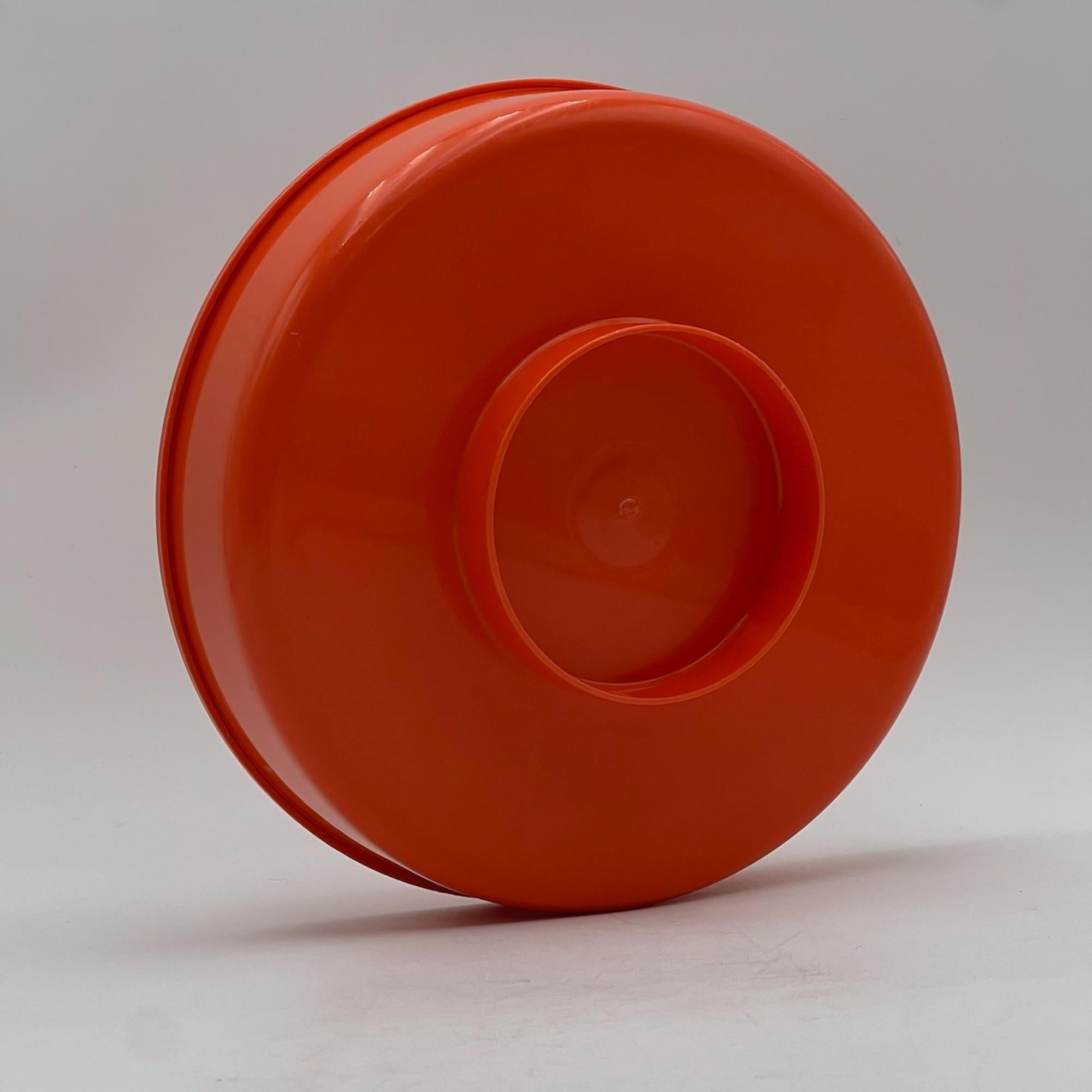 Pot en plastique orange de l'ère spatiale Luigi Massoni pour Guzzini, années 1960 en vente 1