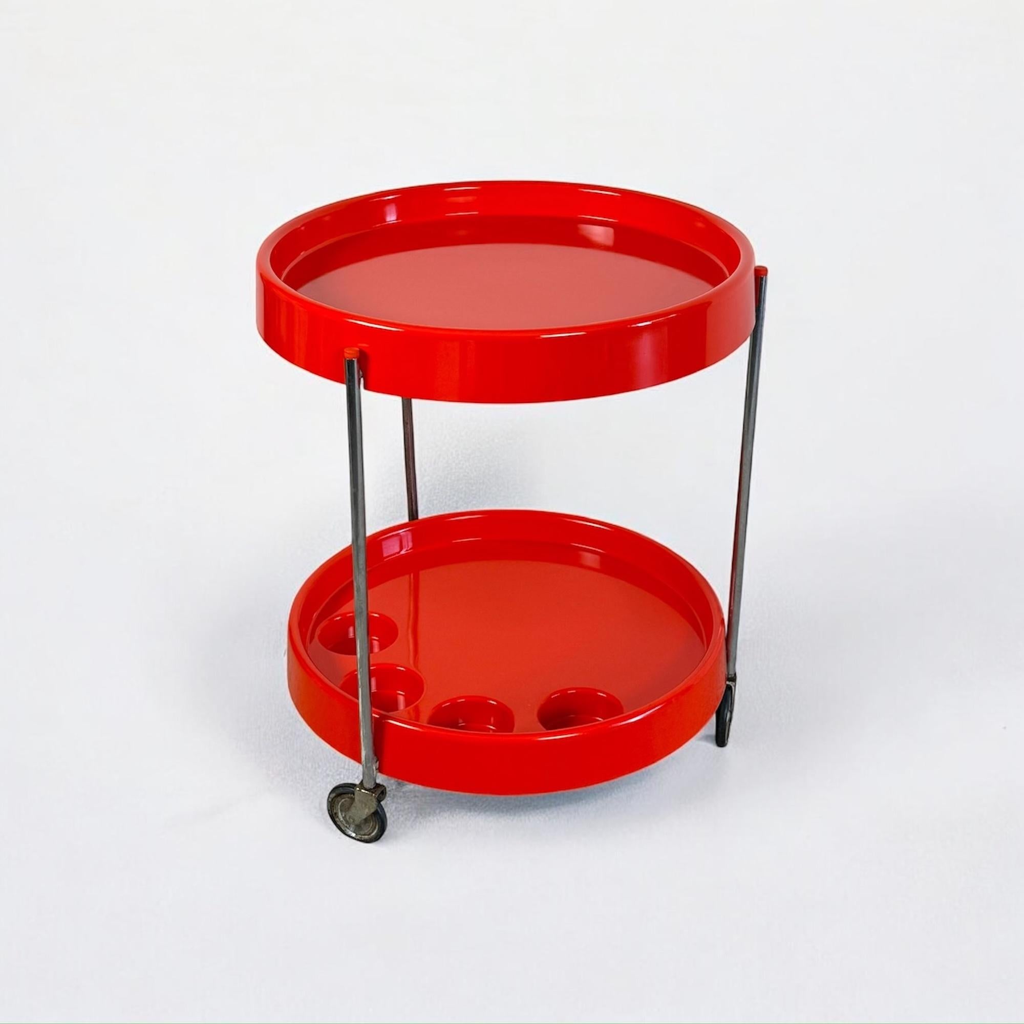 Table de bar ou chariot de bar en plastique orange de l'ère spatiale Dal Vera fabriquée en Italie, 1970 Bon état - En vente à San Benedetto Del Tronto, IT
