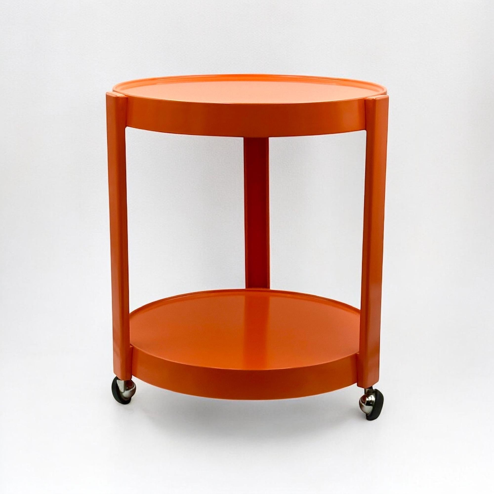 Table de bar mobile orange de l'ère spatiale fabriquée en Italie, 1970 en vente 3