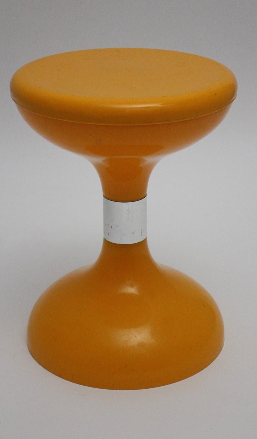 italien Tabouret en plastique orange de l'ère spatiale Sgabello Americano, Italie, 1970 en vente