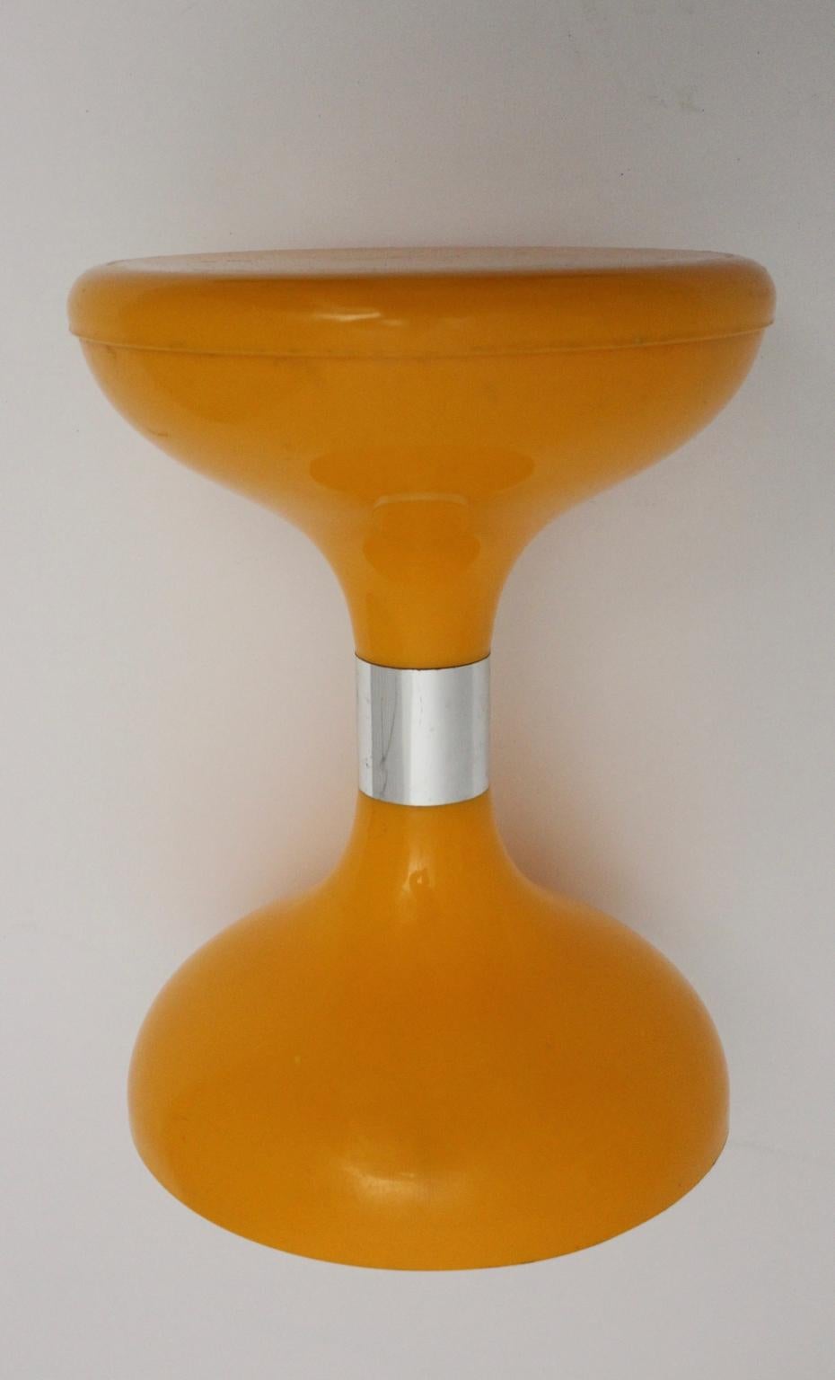 Tabouret en plastique orange de l'ère spatiale Sgabello Americano, Italie, 1970 Bon état - En vente à Vienna, AT