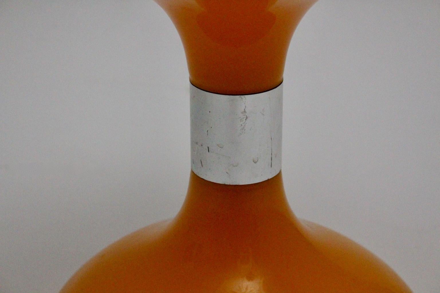 Taburete Vintage de Plástico Naranja de la Era Espacial Sgabello Americano, Italia, años 70 en venta 2
