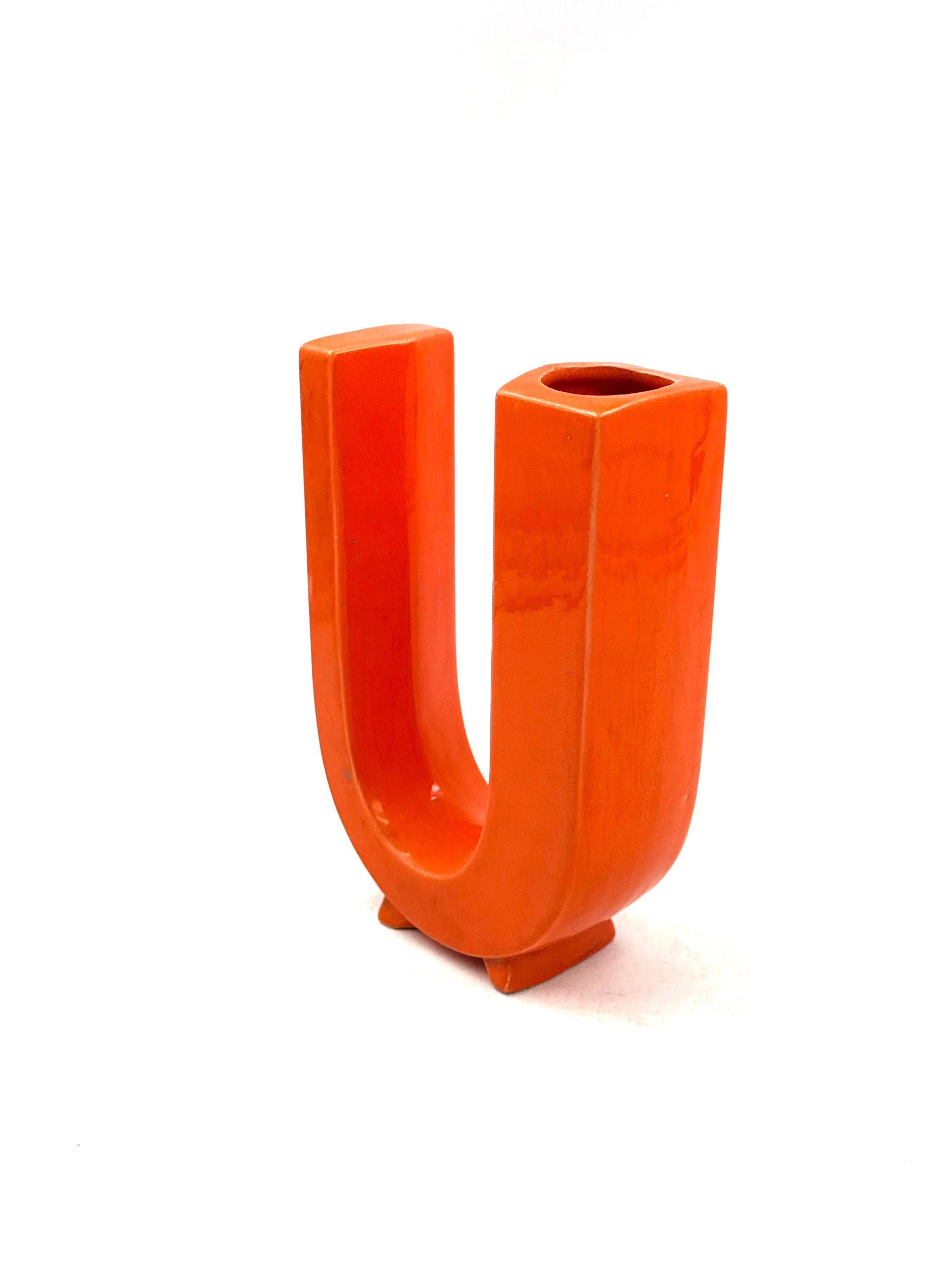 Céramique Vase solifleur en céramique en forme de lettre U de l'ère spatiale, Marcel Radureau ca.1970 en vente