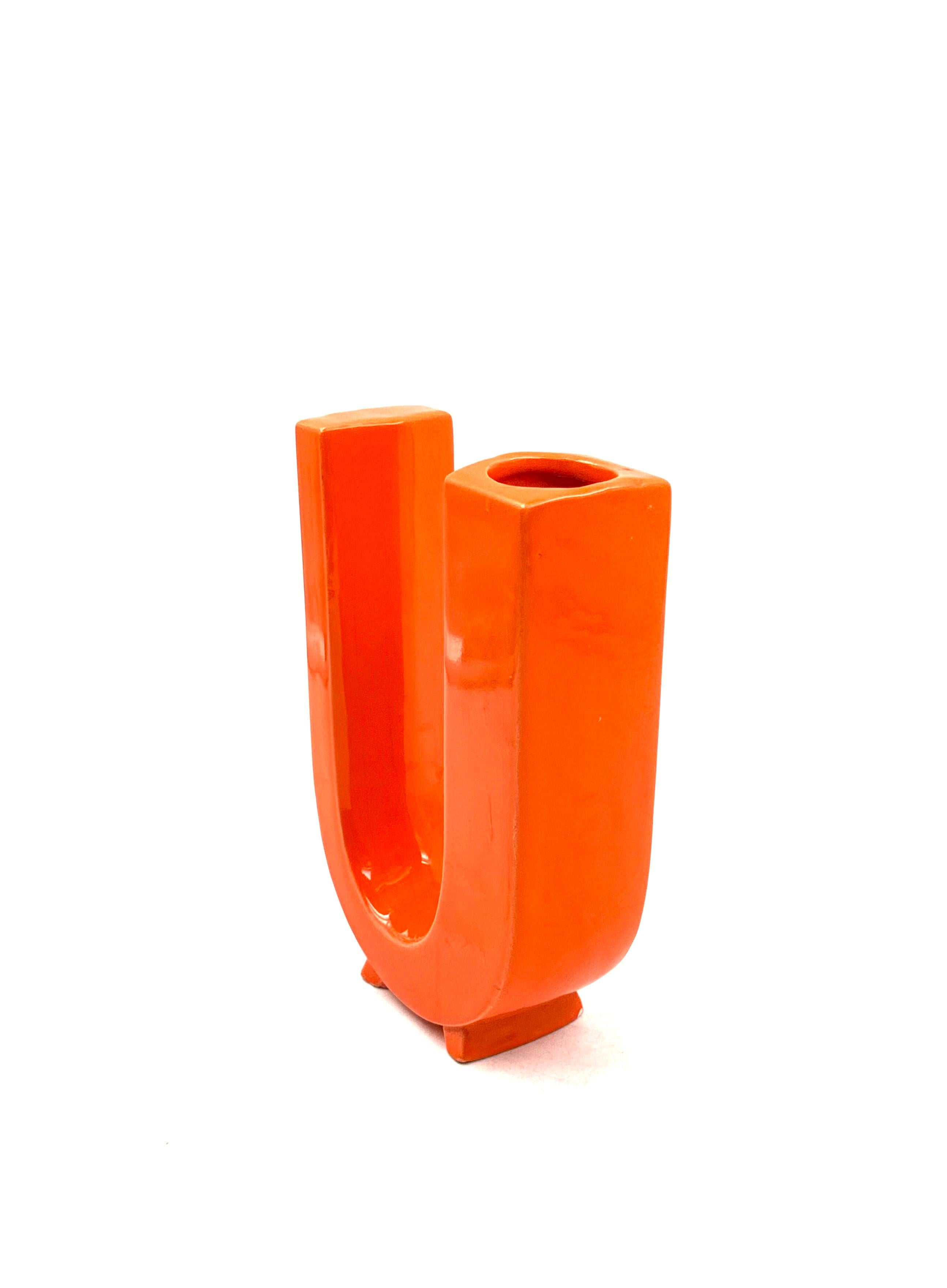 Céramique Vase solifleur en céramique en forme de lettre U de l'ère spatiale, Marcel Radureau ca.1970 en vente
