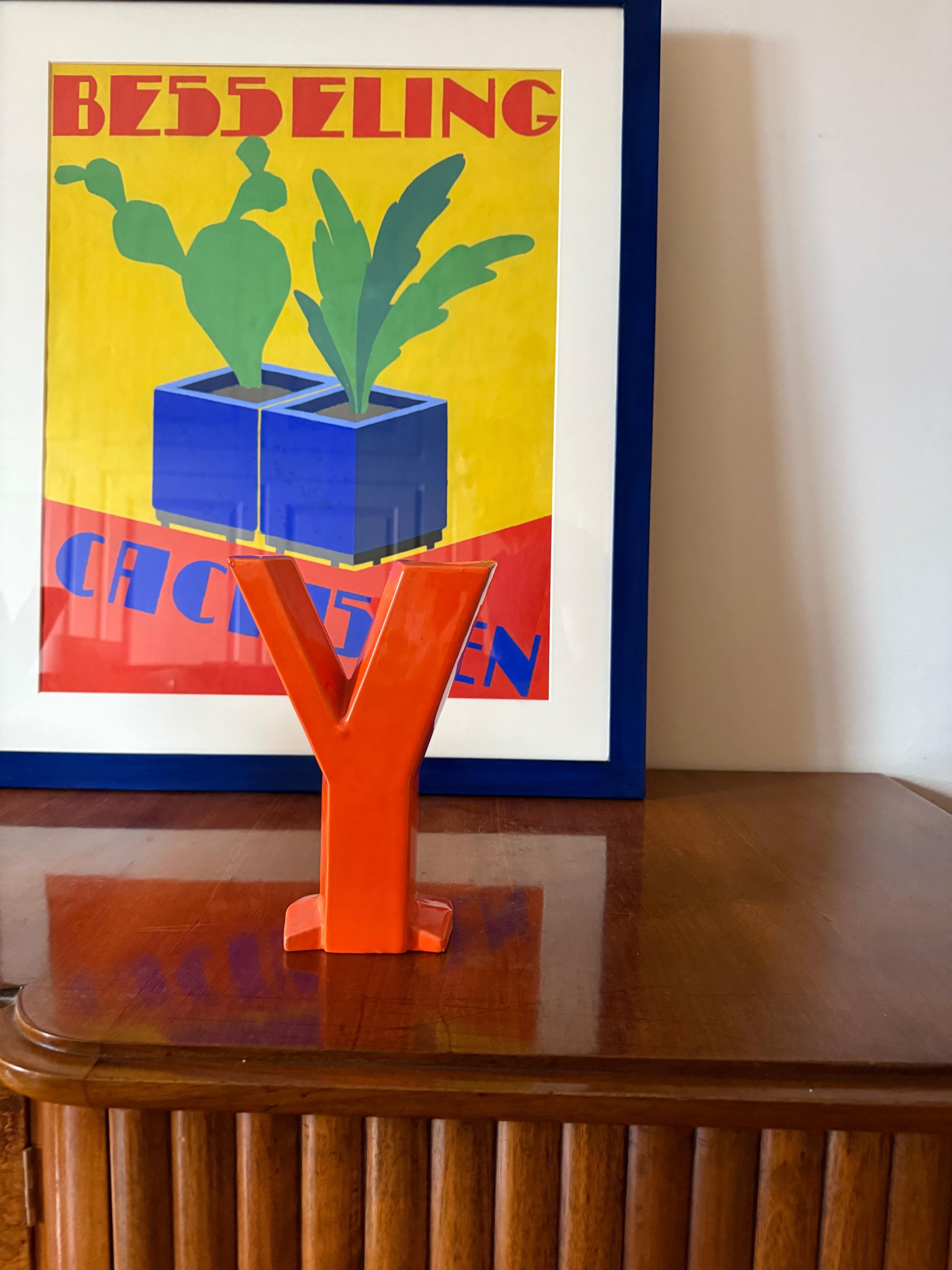Jarrón de cerámica solifleur en forma de letra Y naranja de la era espacial, Marcel Radureau Años 70 Era espacial en venta