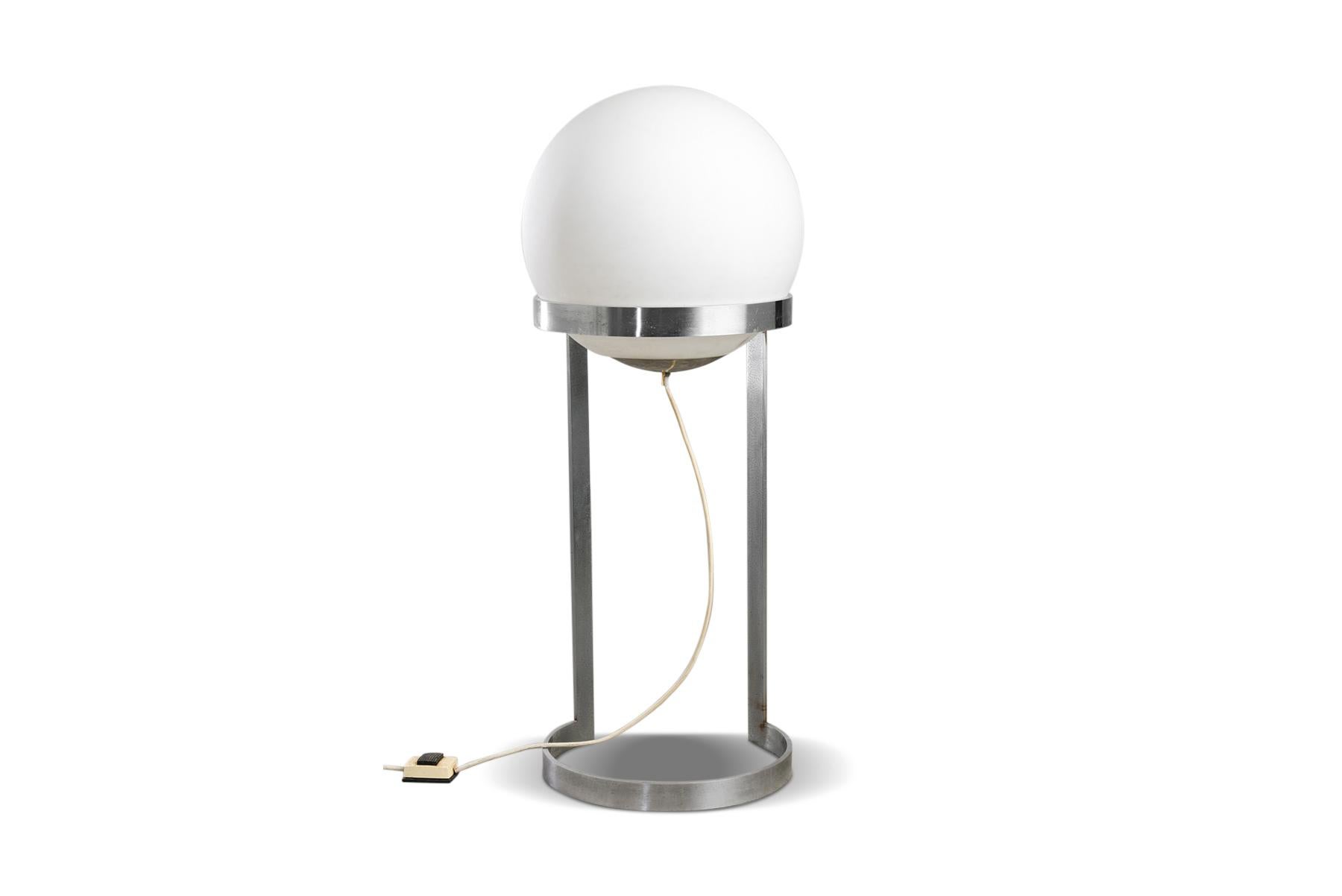 Space Age Orb Lamp on Aluminum Base In Excellent Condition For Sale In Berkeley, CA