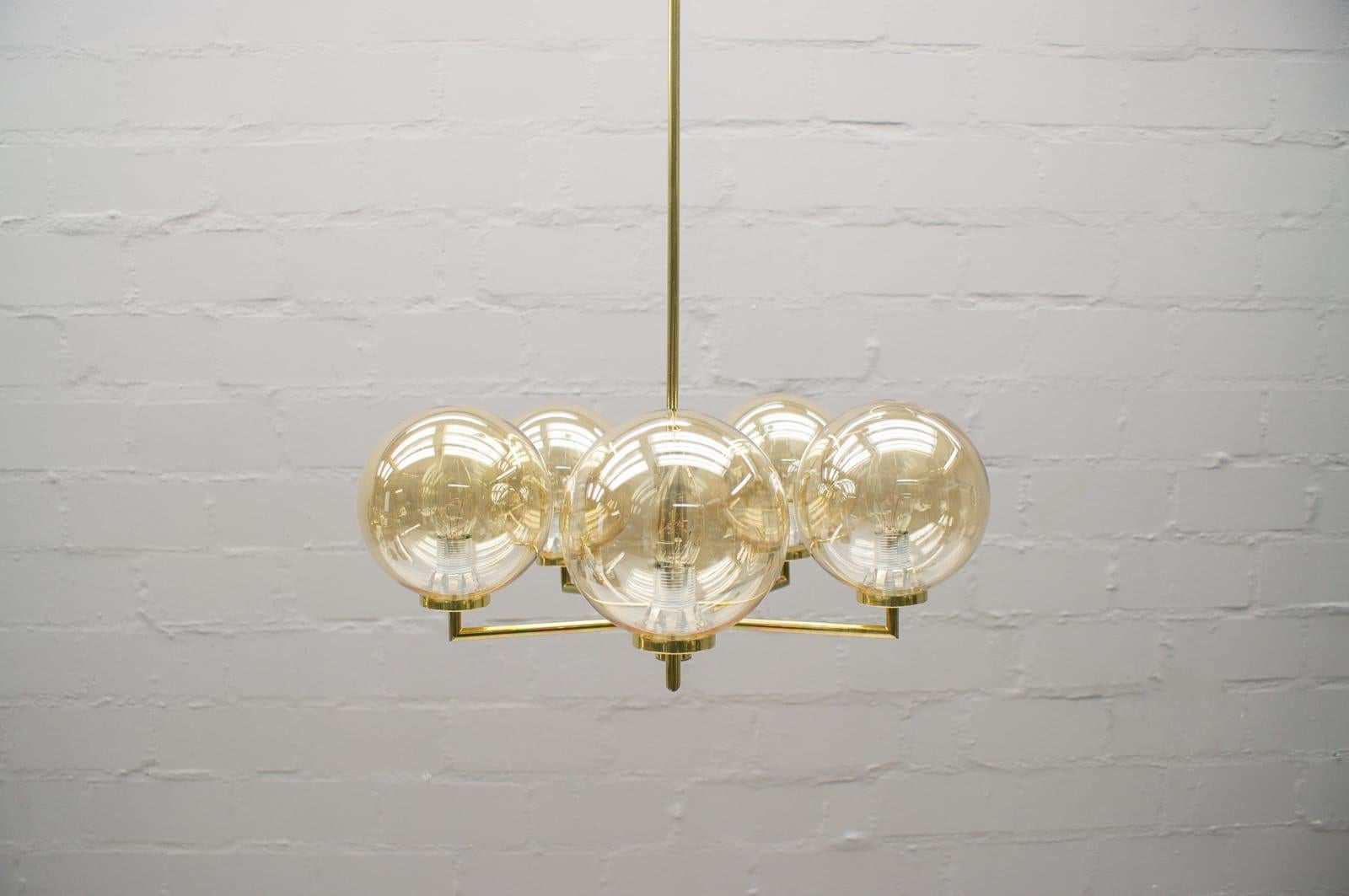 Space Age Orbit Ceiling Lamp with Five Amber Glass Balls, 1960s In Good Condition For Sale In Nürnberg, Bayern