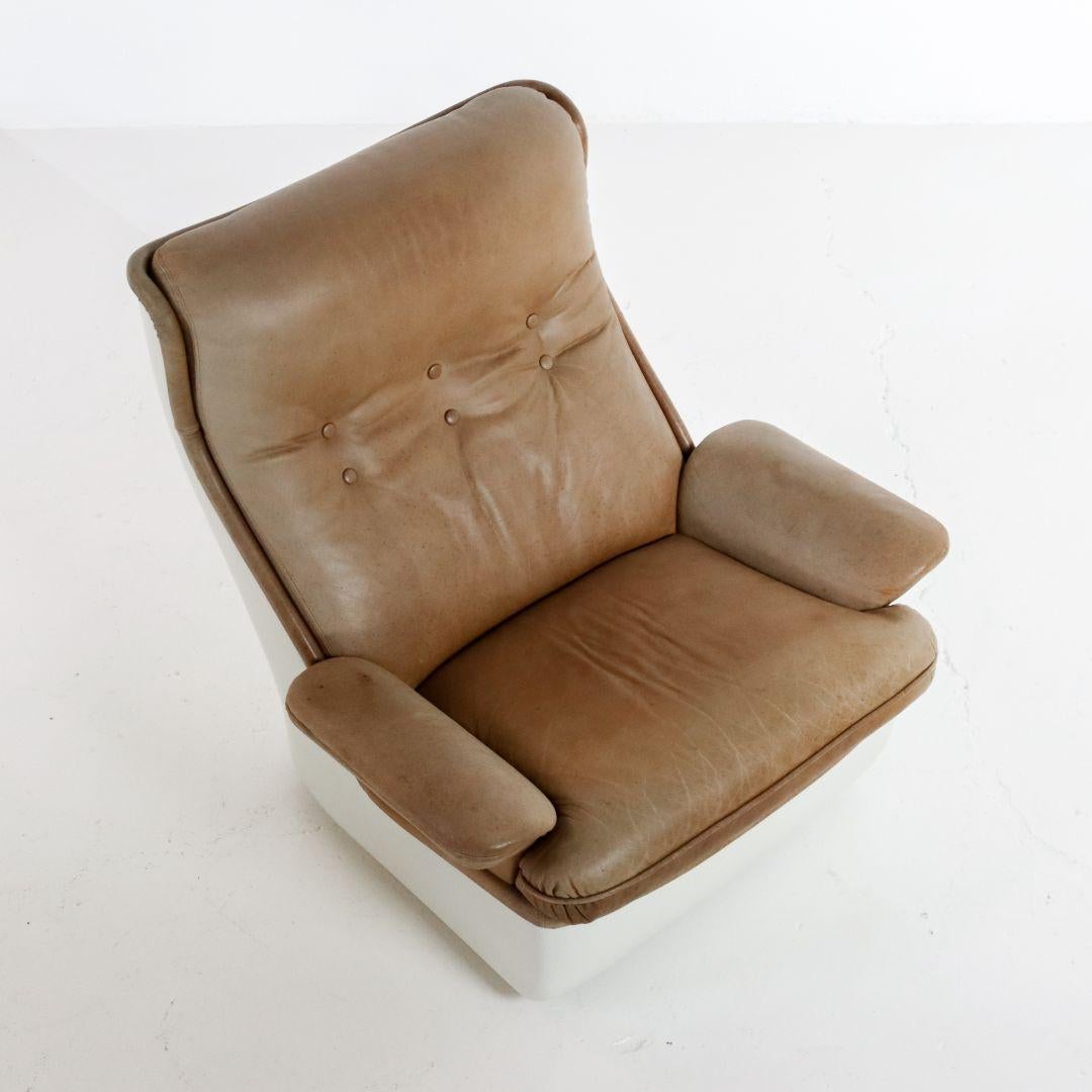 Space Age Orchid Armchair by Michel Cadestin for Airborne 1970s For Sale 4