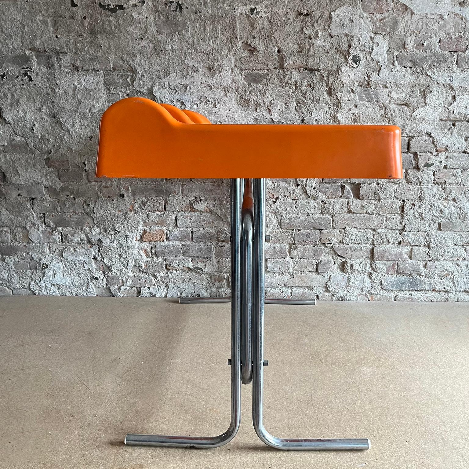 Scrivania arancione Orix Space Age di Vittorio Parigi and Nani Prina per Molteni In condizioni buone in vendita a Amsterdam IJMuiden, NL