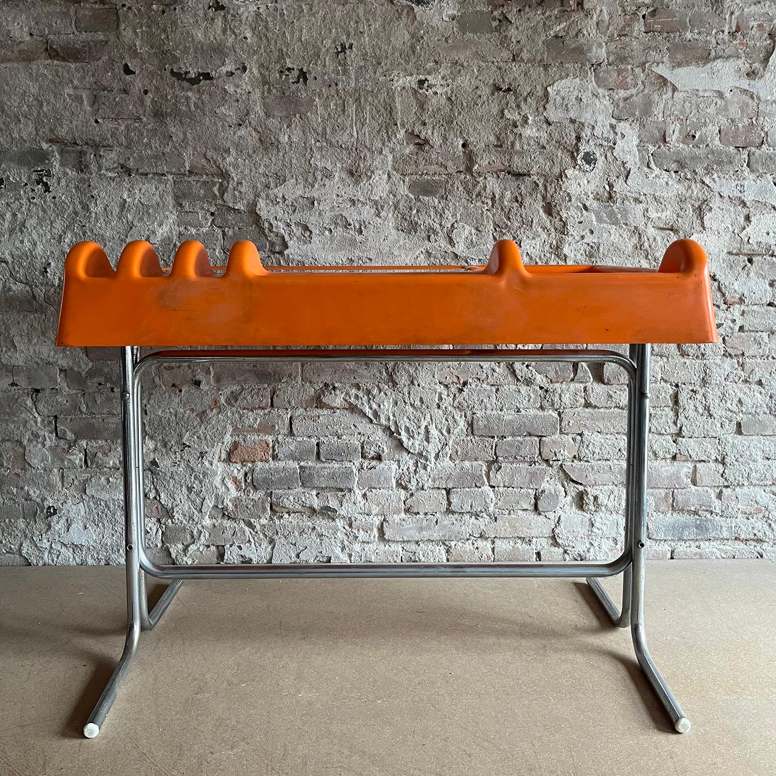 Plastica Scrivania arancione Orix Space Age di Vittorio Parigi and Nani Prina per Molteni in vendita