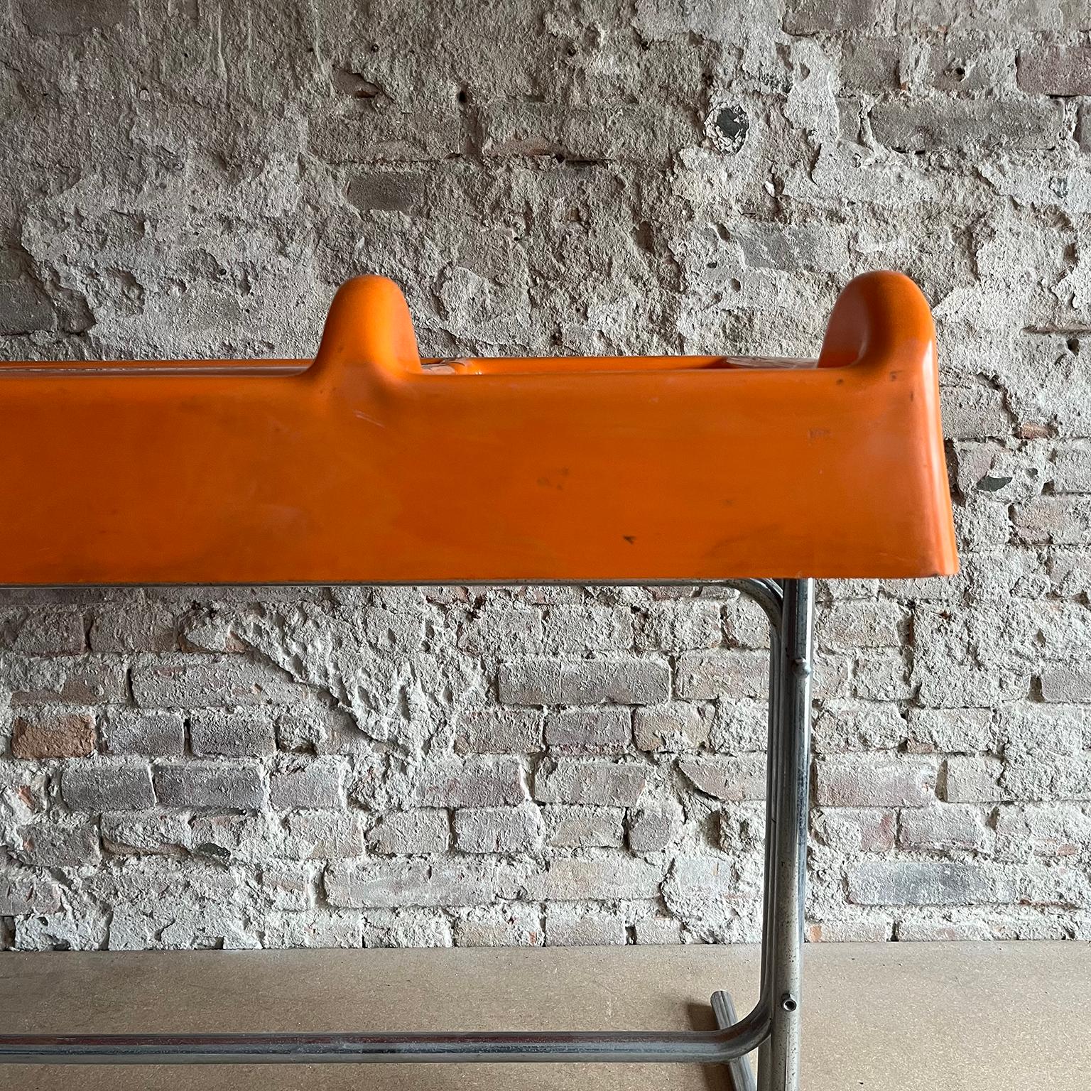 Scrivania arancione Orix Space Age di Vittorio Parigi and Nani Prina per Molteni in vendita 2