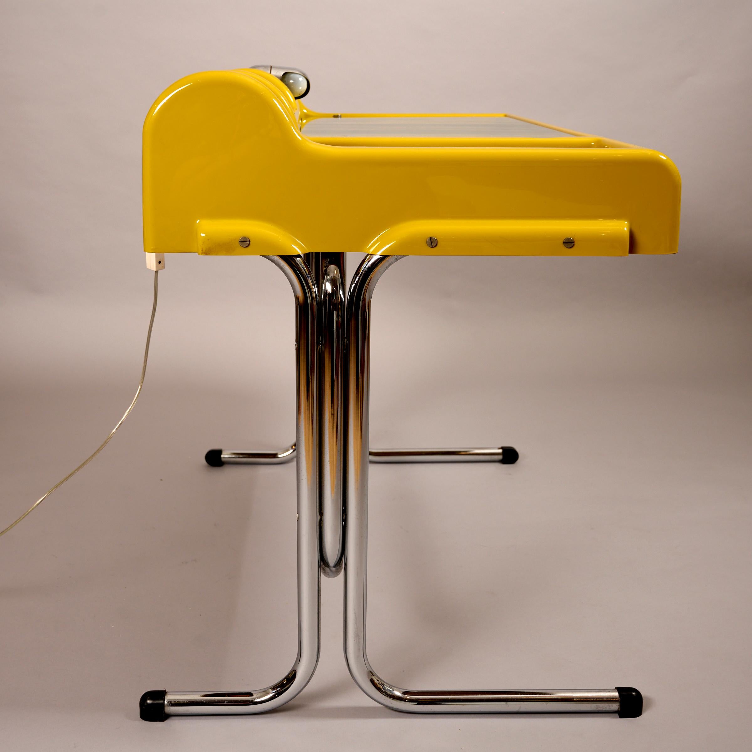 Space Age 'Orix' Writing Desk by Vittorio Parigi & Nani Prina for Molteni c1967 3