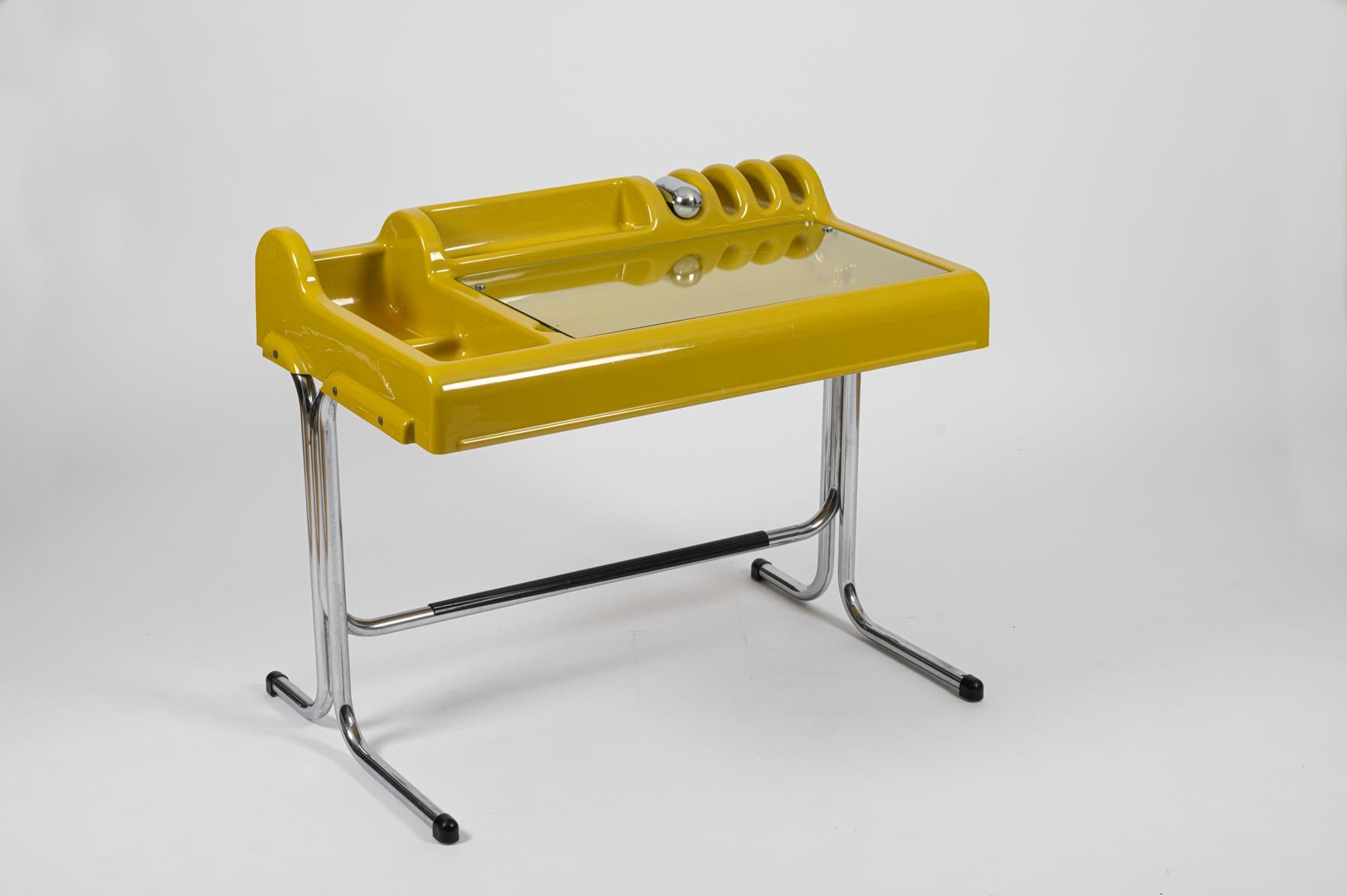 Space Age 'Orix' Writing Desk by Vittorio Parigi & Nani Prina for Molteni c1967 In Good Condition In London, GB