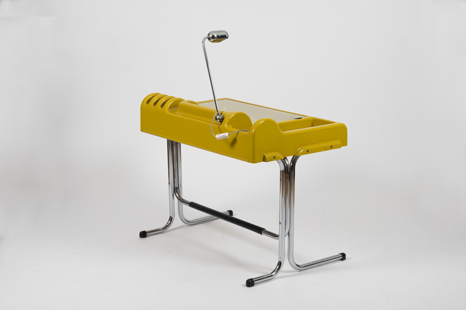 Space Age 'Orix' Writing Desk by Vittorio Parigi & Nani Prina for Molteni c1967 2
