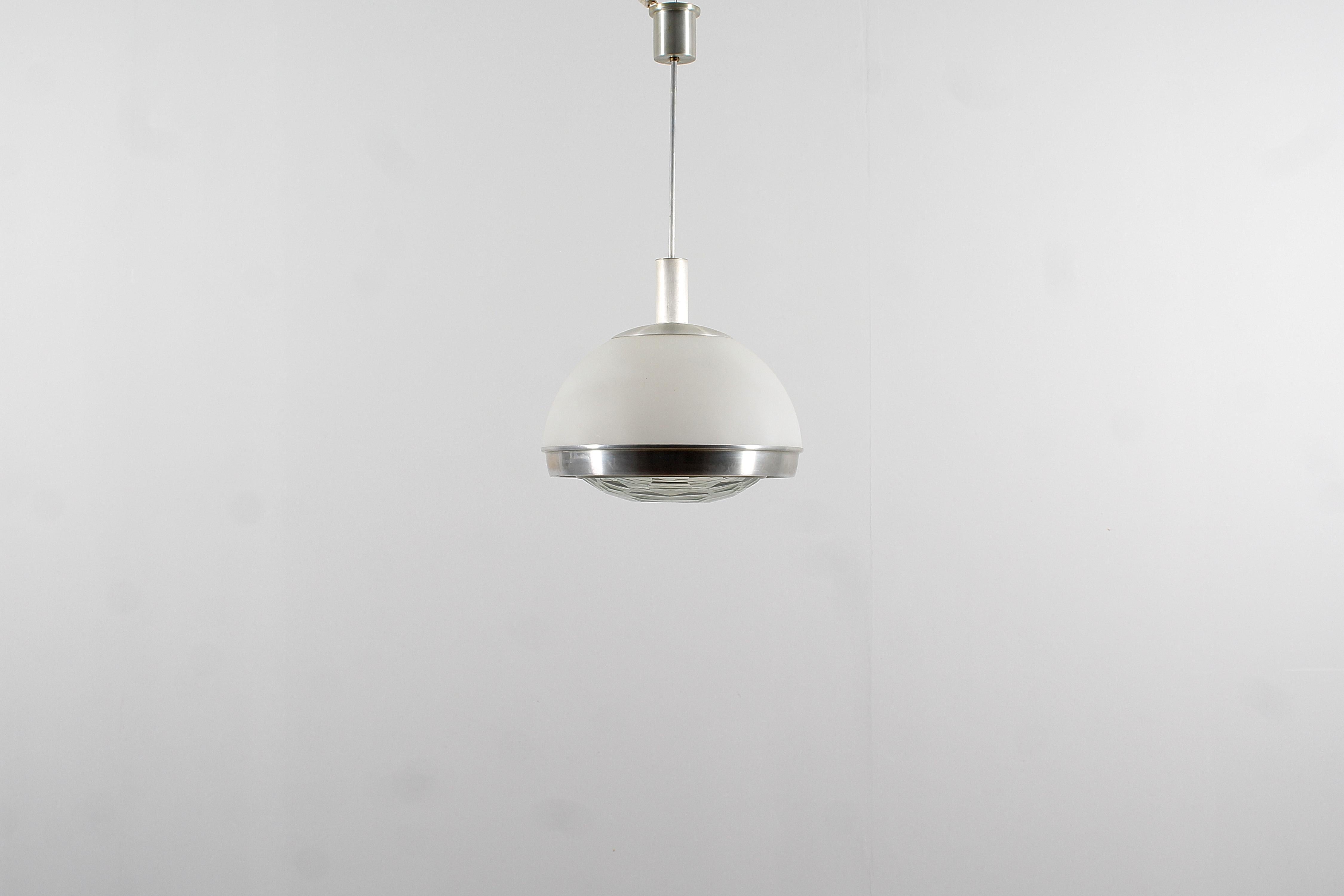 Mid-Century Modern Space Age P. Guidetti Crippa for Lumi Aluminium and Glass Suspension Lamp 60s For Sale
