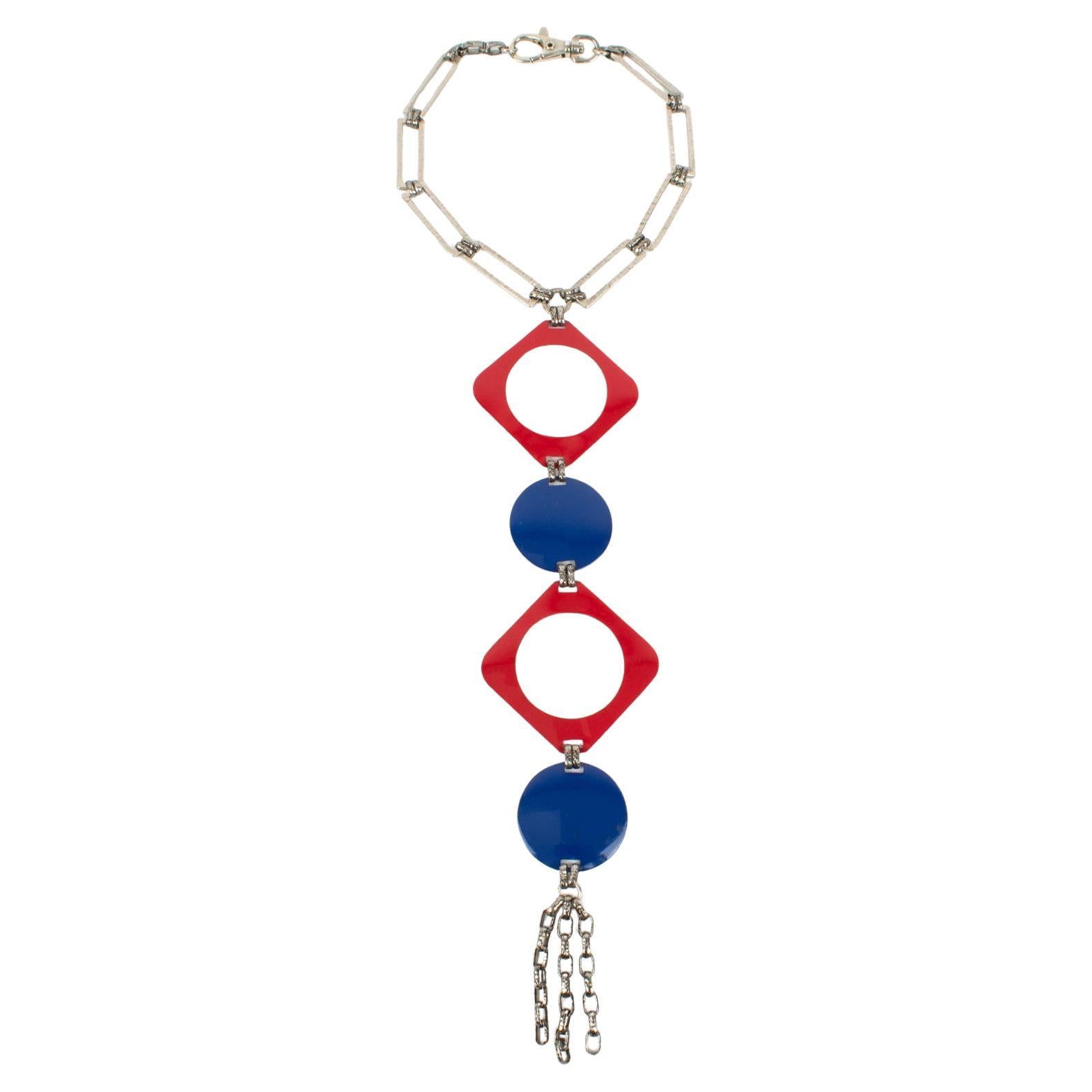 Halskette mit Kragen im Paco Rabanne-Stil des Space Age-Zeitalters mit blauem und rotem Emaille-Anhänger im Angebot