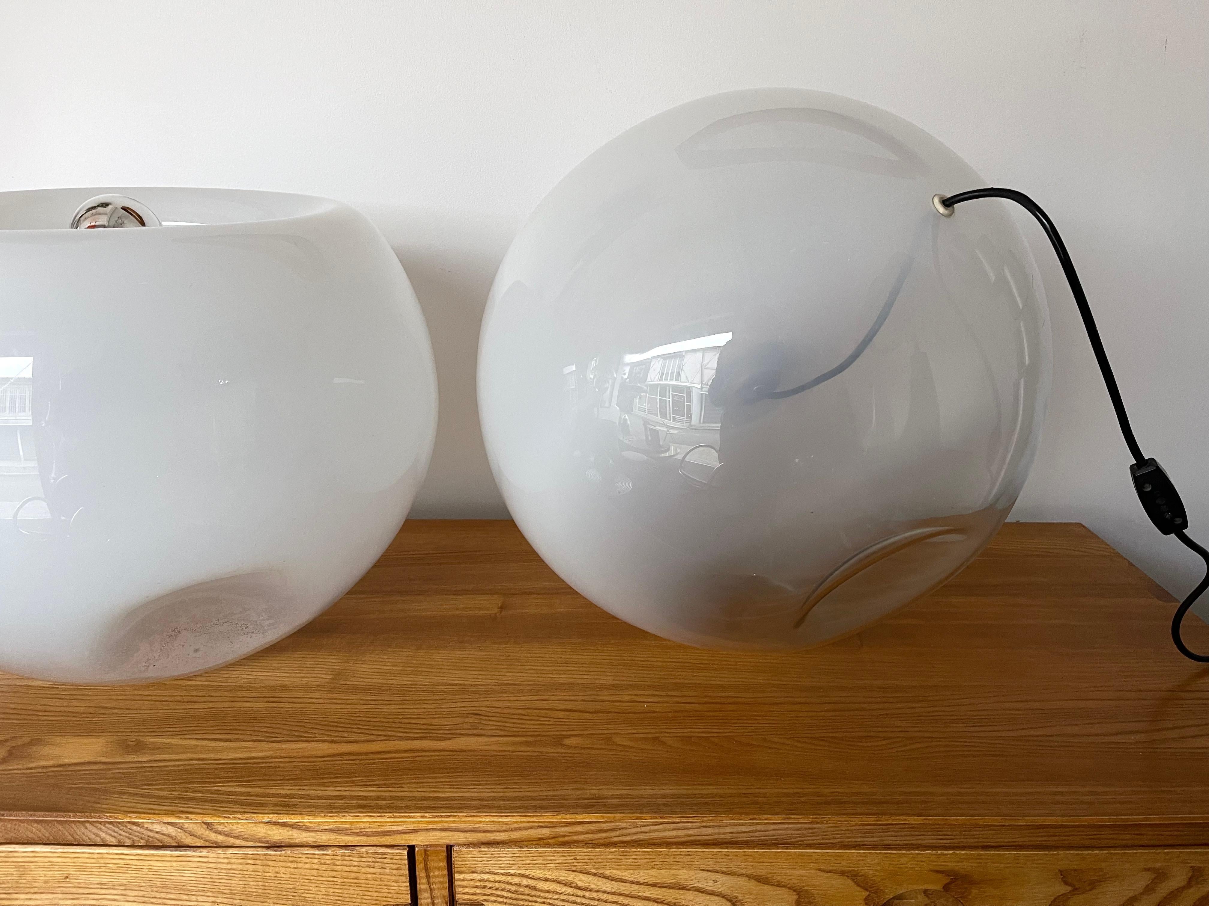 Italian Space Age Pair of Vacuna Murano Glass Lamps by Artemide, Italy, 1968 For Sale