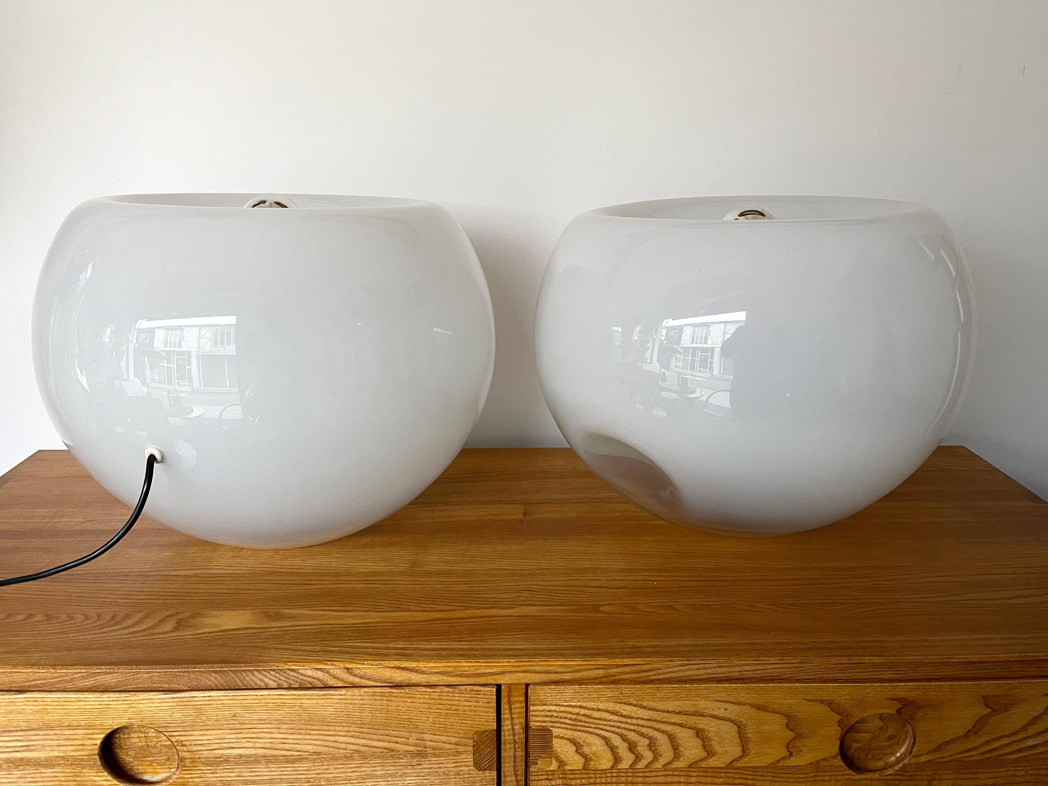 Space Age Pair of Vacuna Murano Glass Lamps by Artemide, Italy, 1968 In Good Condition For Sale In SAINT-OUEN, FR